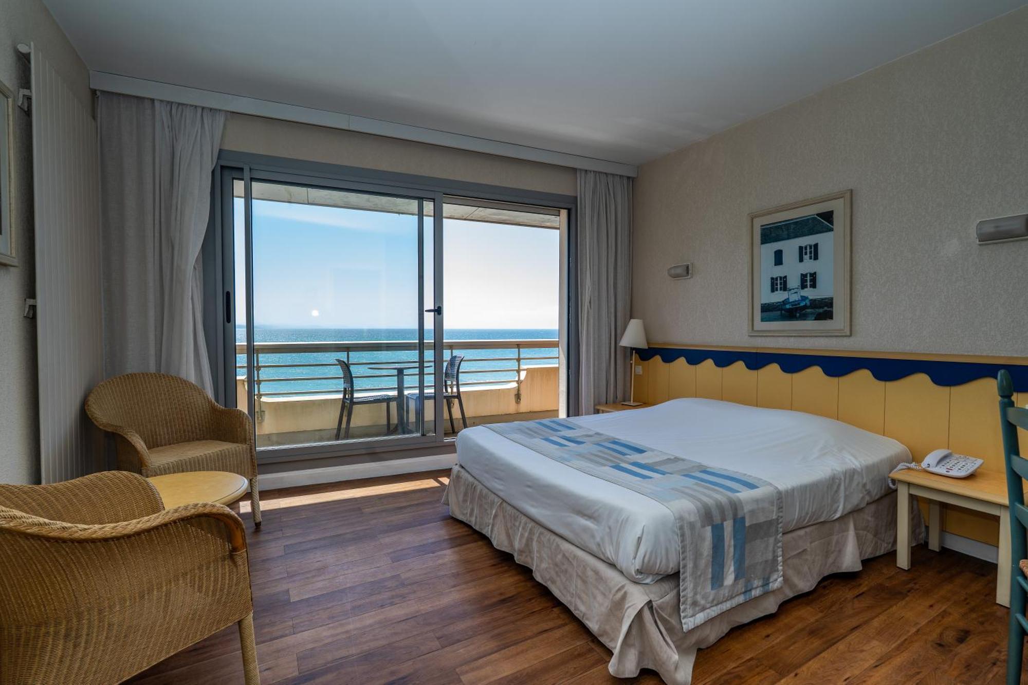 Essential Studio 2 or Panoramic ocean view