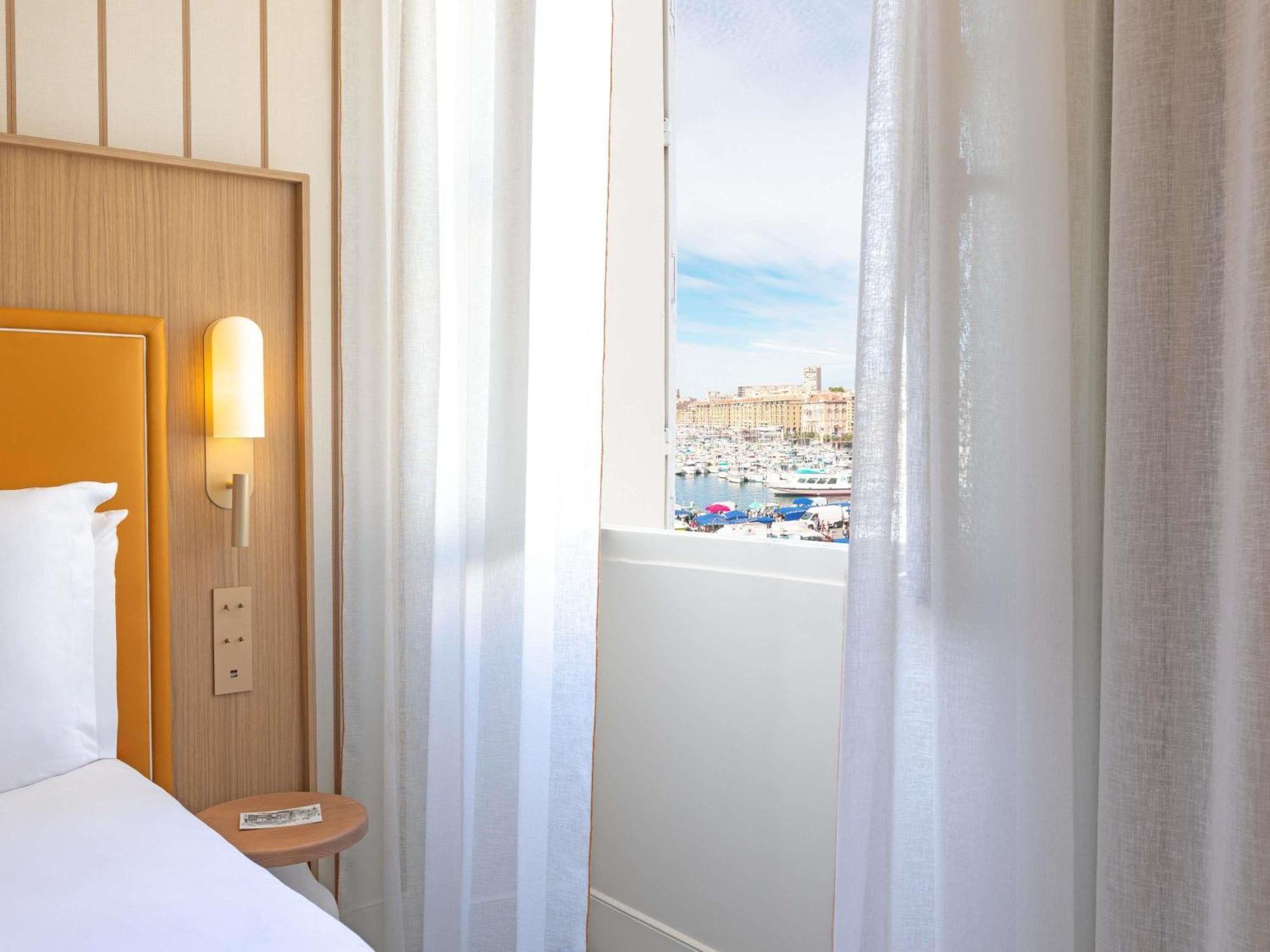Superior Queen Room Side Port View