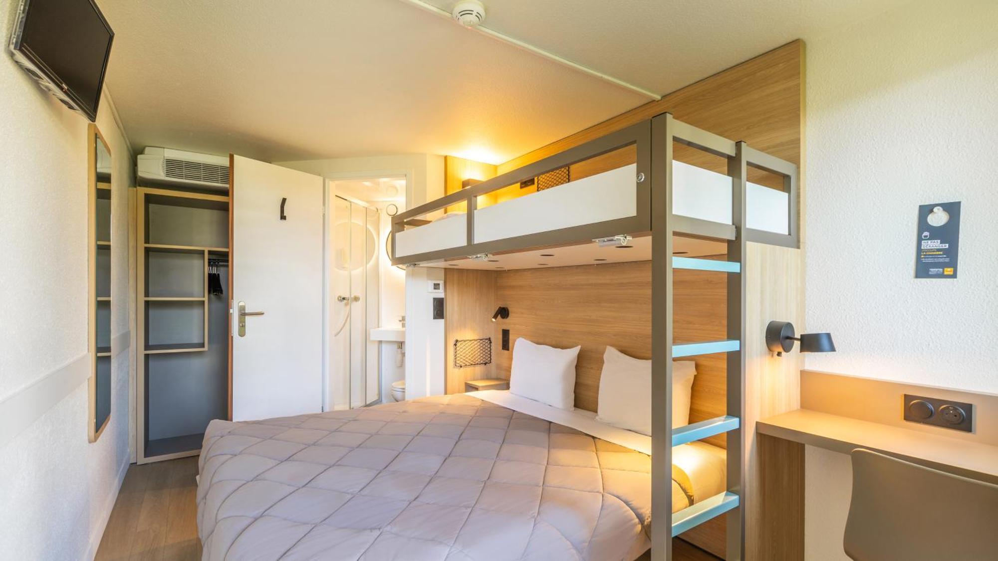 Standard Queen Room
