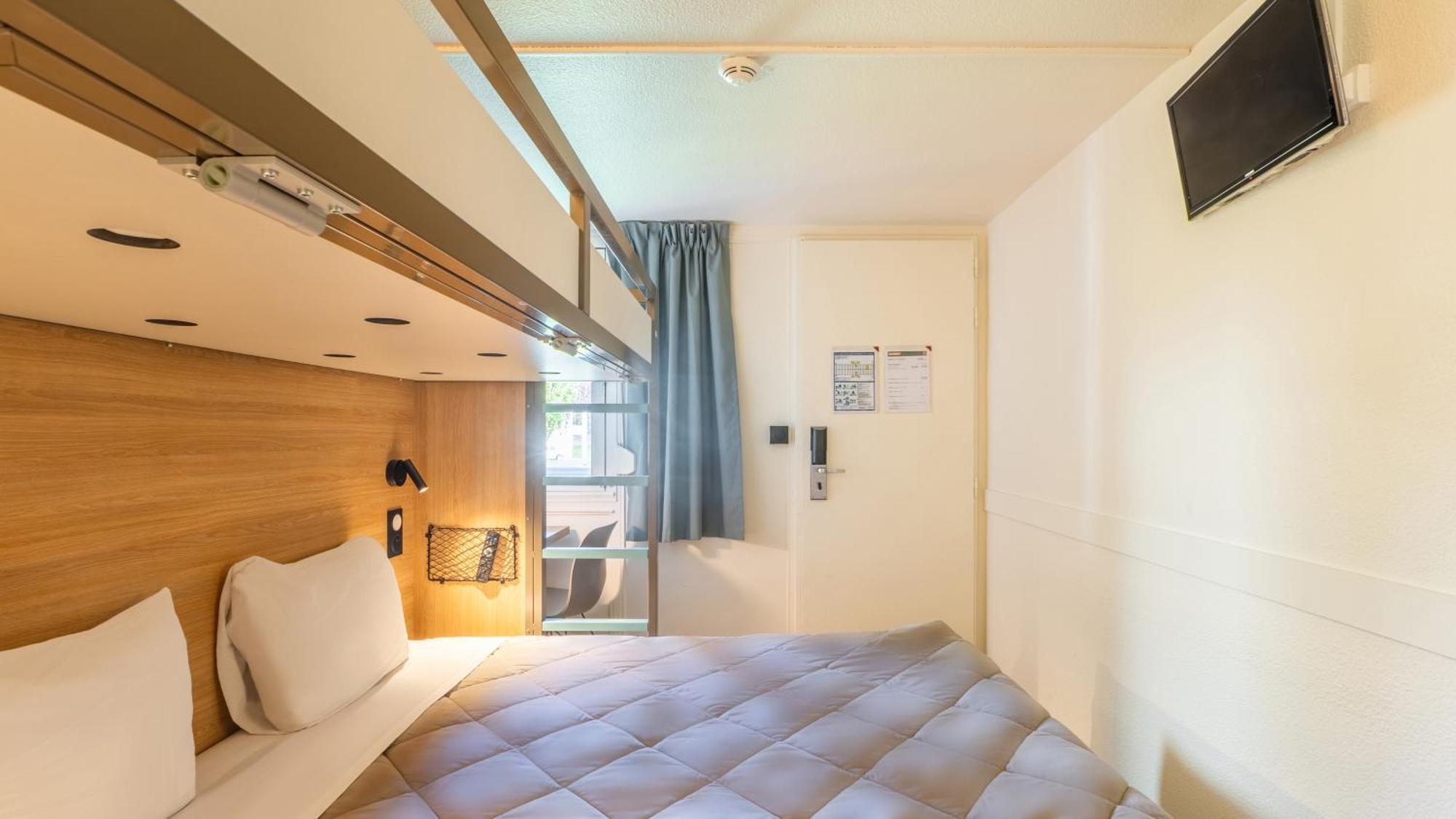 Standard Queen Room