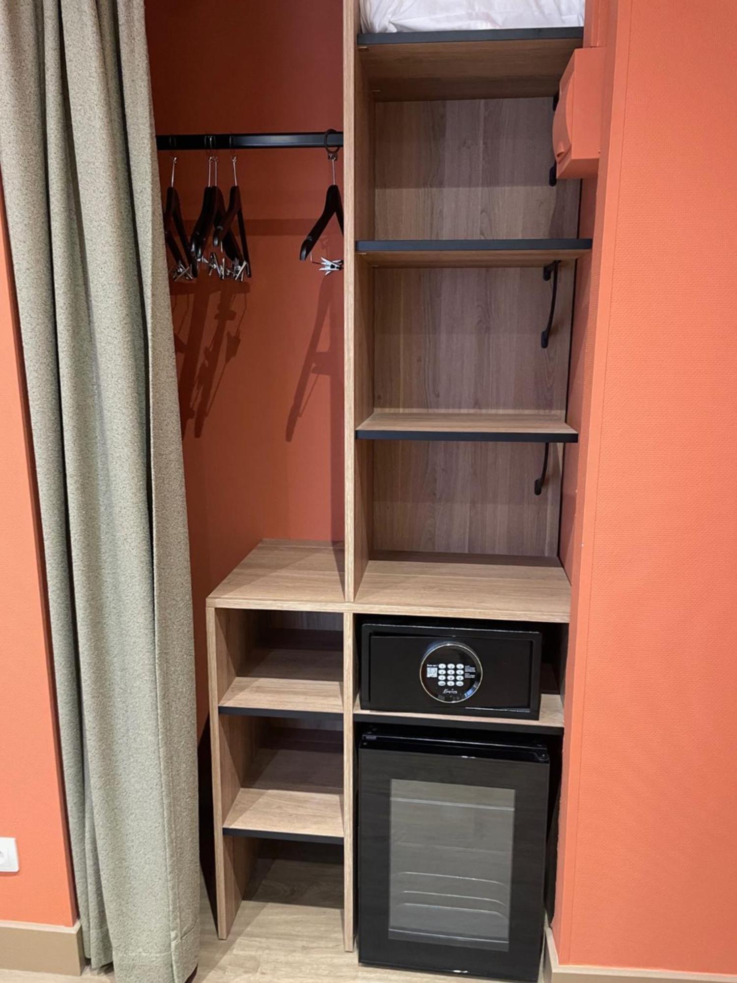 Triple Room Shower,1742600363:JPEG