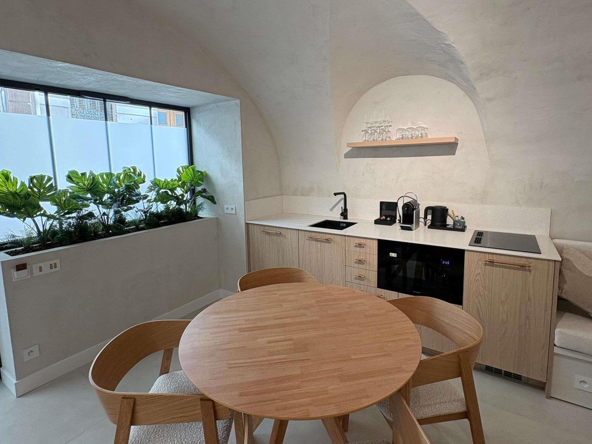 Deluxe Apartment