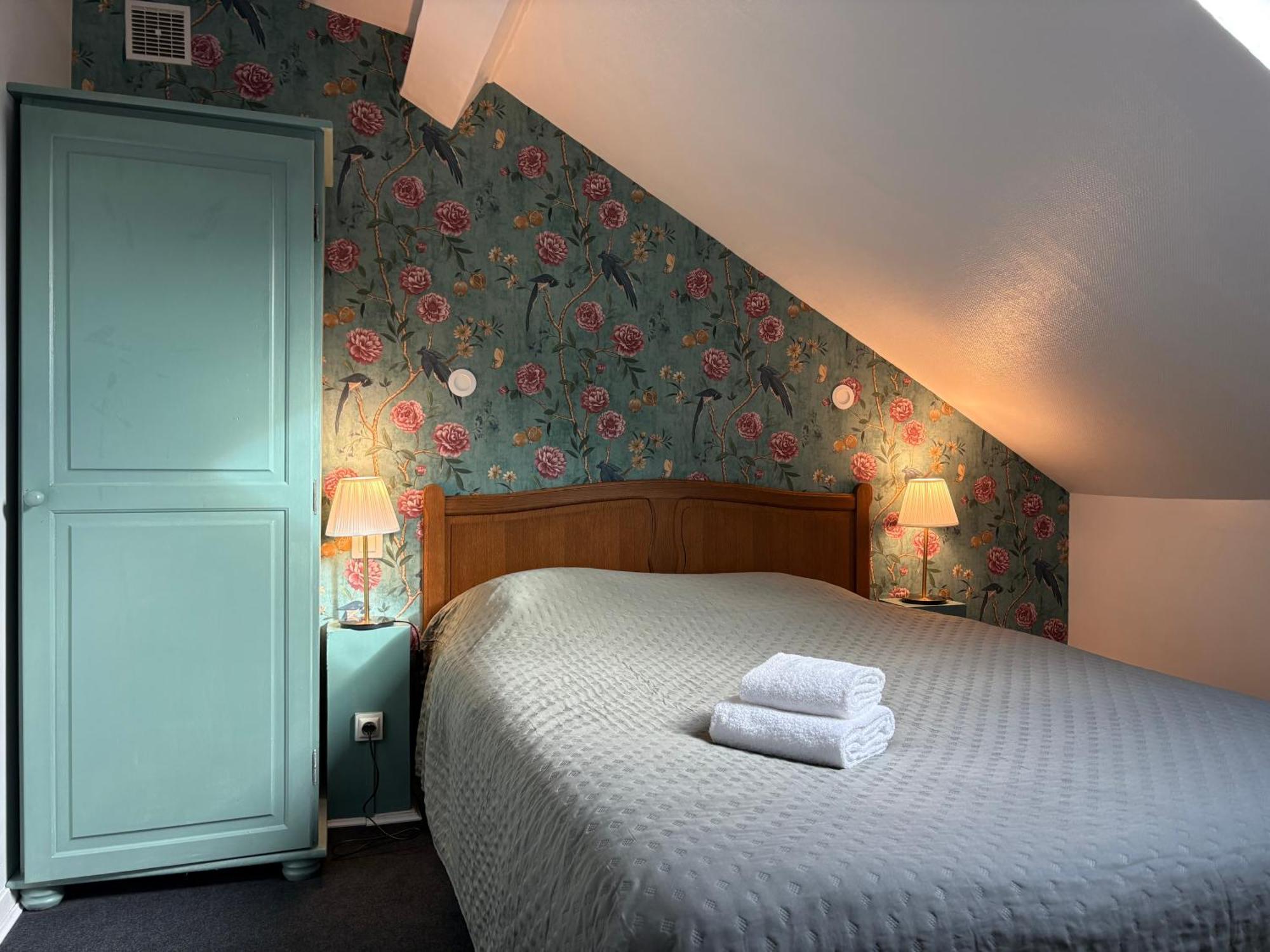 Small Single Room
