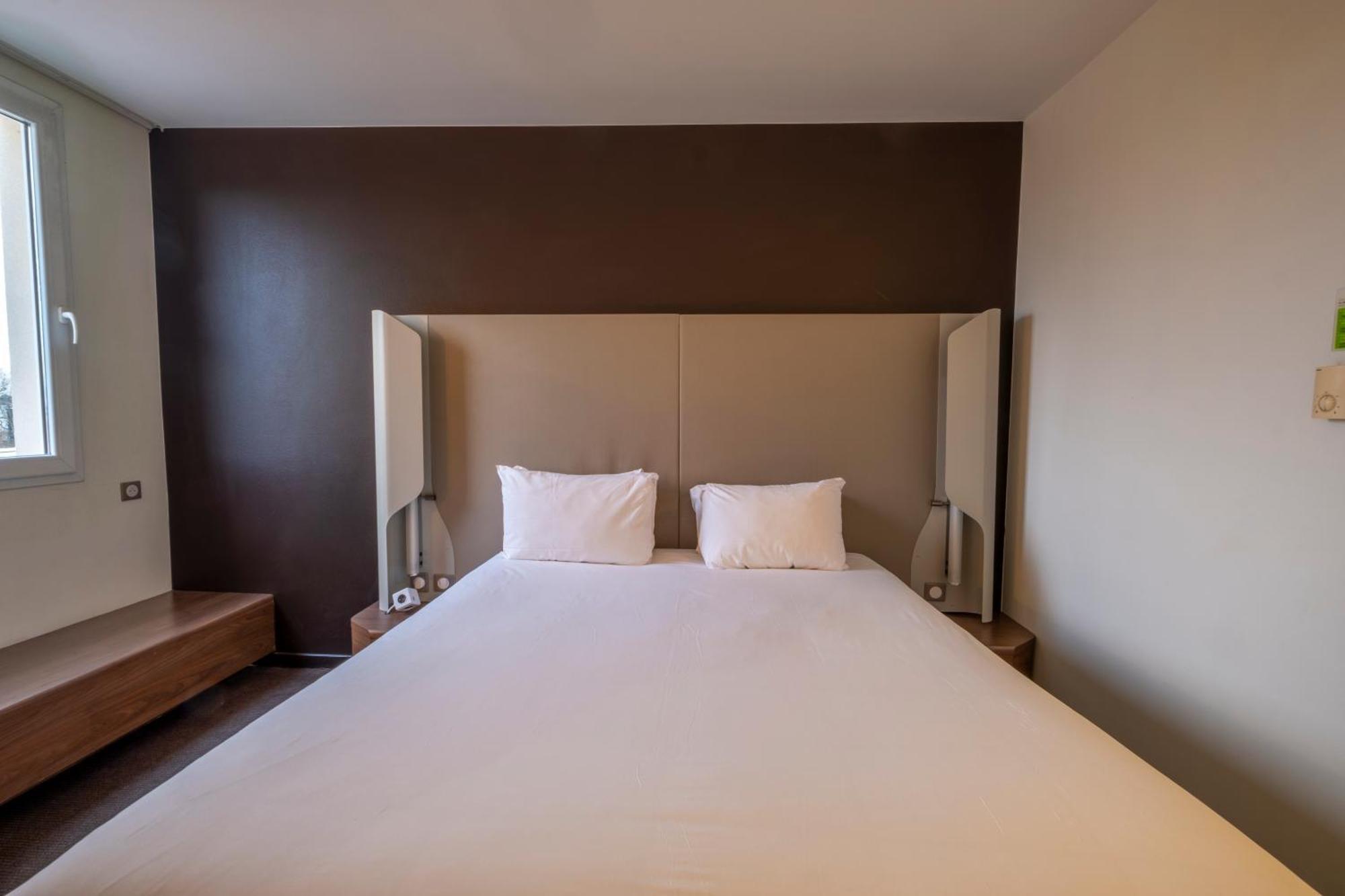 Standard Double Room,1742618923:JPEG