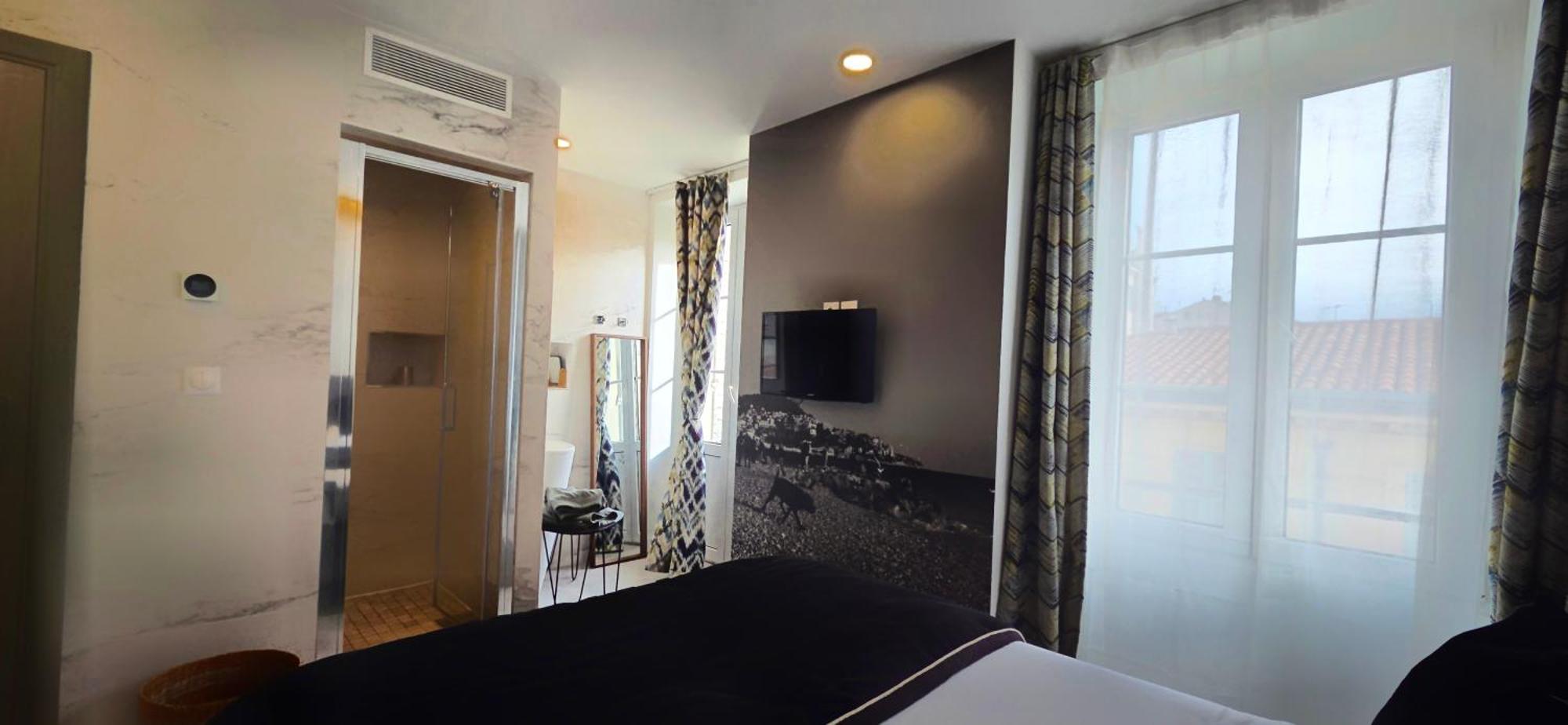 Suite with Balcony,1742637824:JPEG