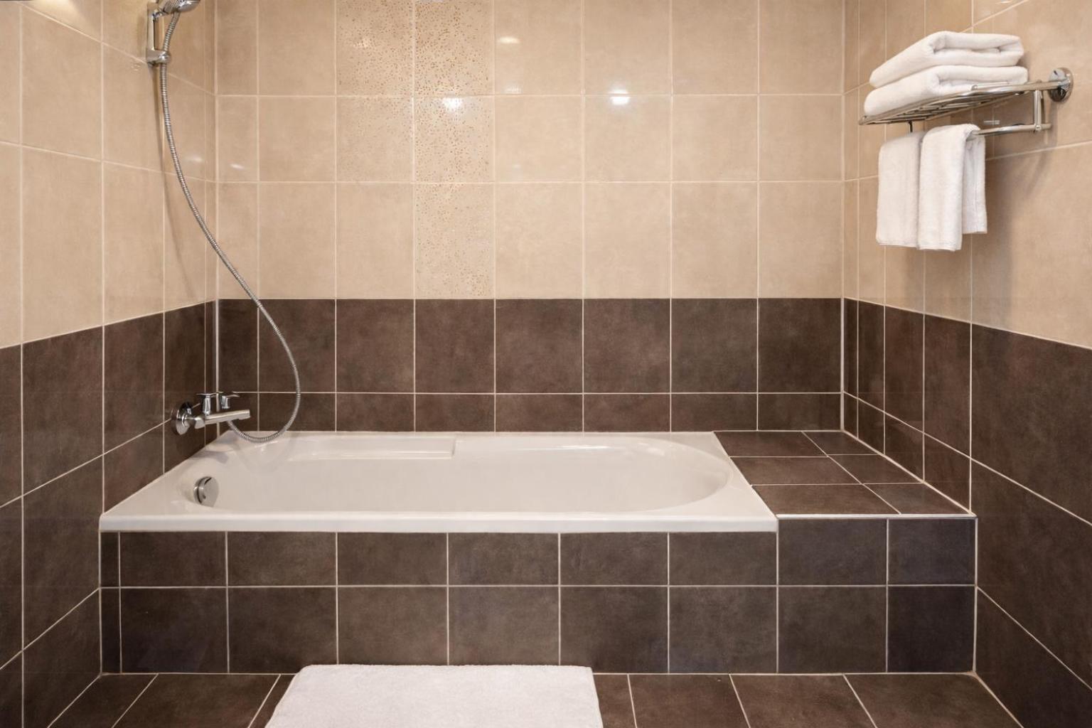 Chambre Lits Jumeaux avec Baignoire