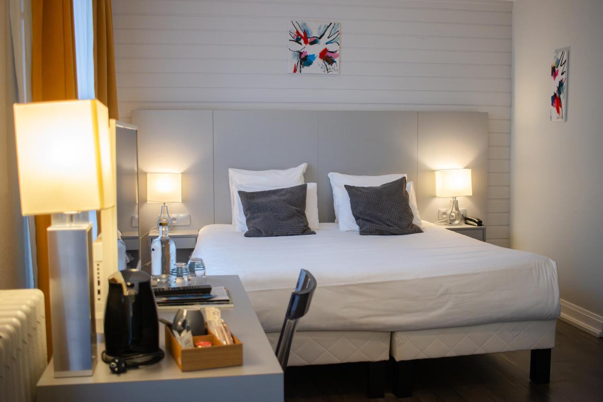 Deluxe Double Room Balcony & lake view
