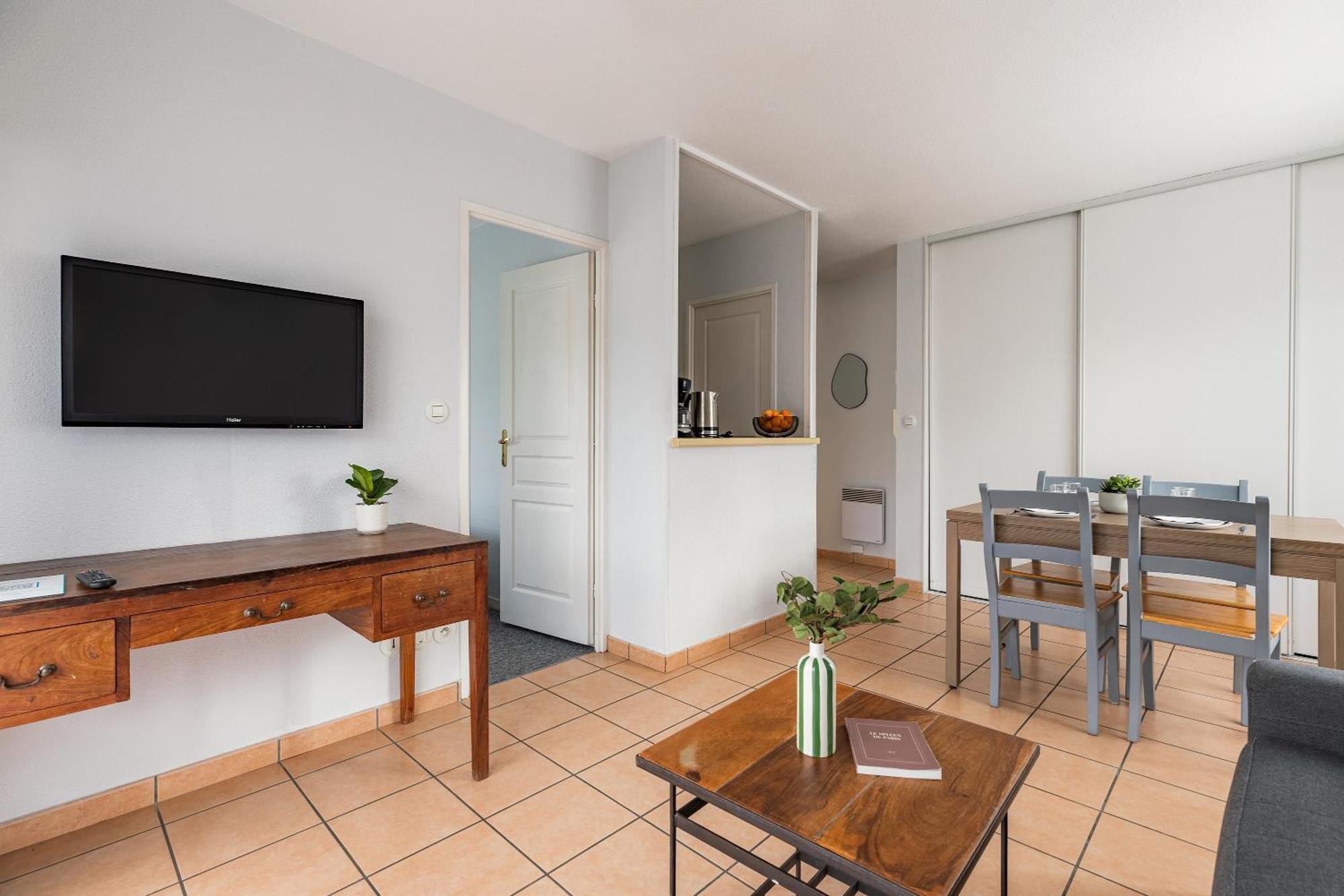 One Bedroom Apartment