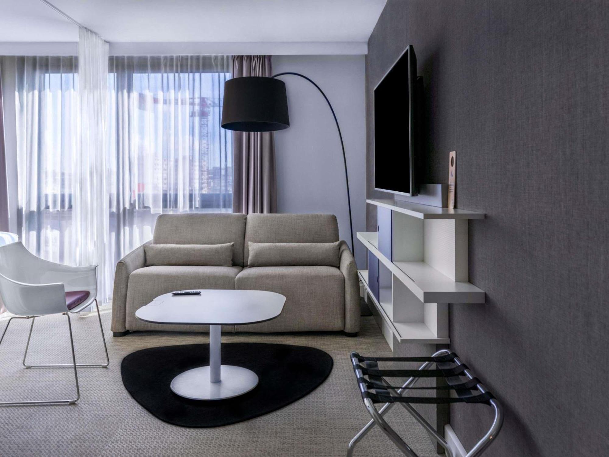 Executive Room Double Bed Sofa,1742737261:JPEG