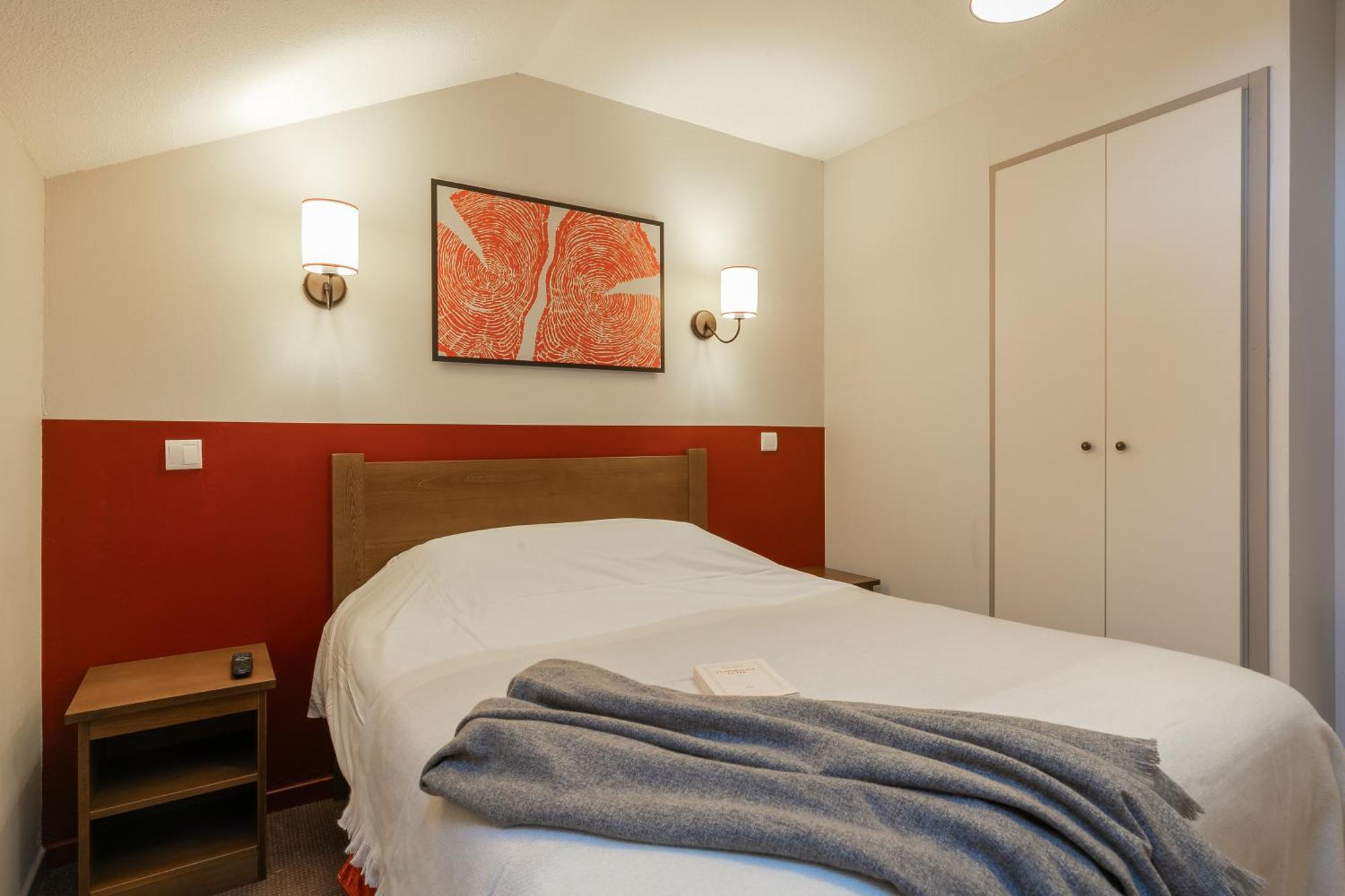 Three-Bedroom Duplex Apartment (8 People),1742803378:JPEG