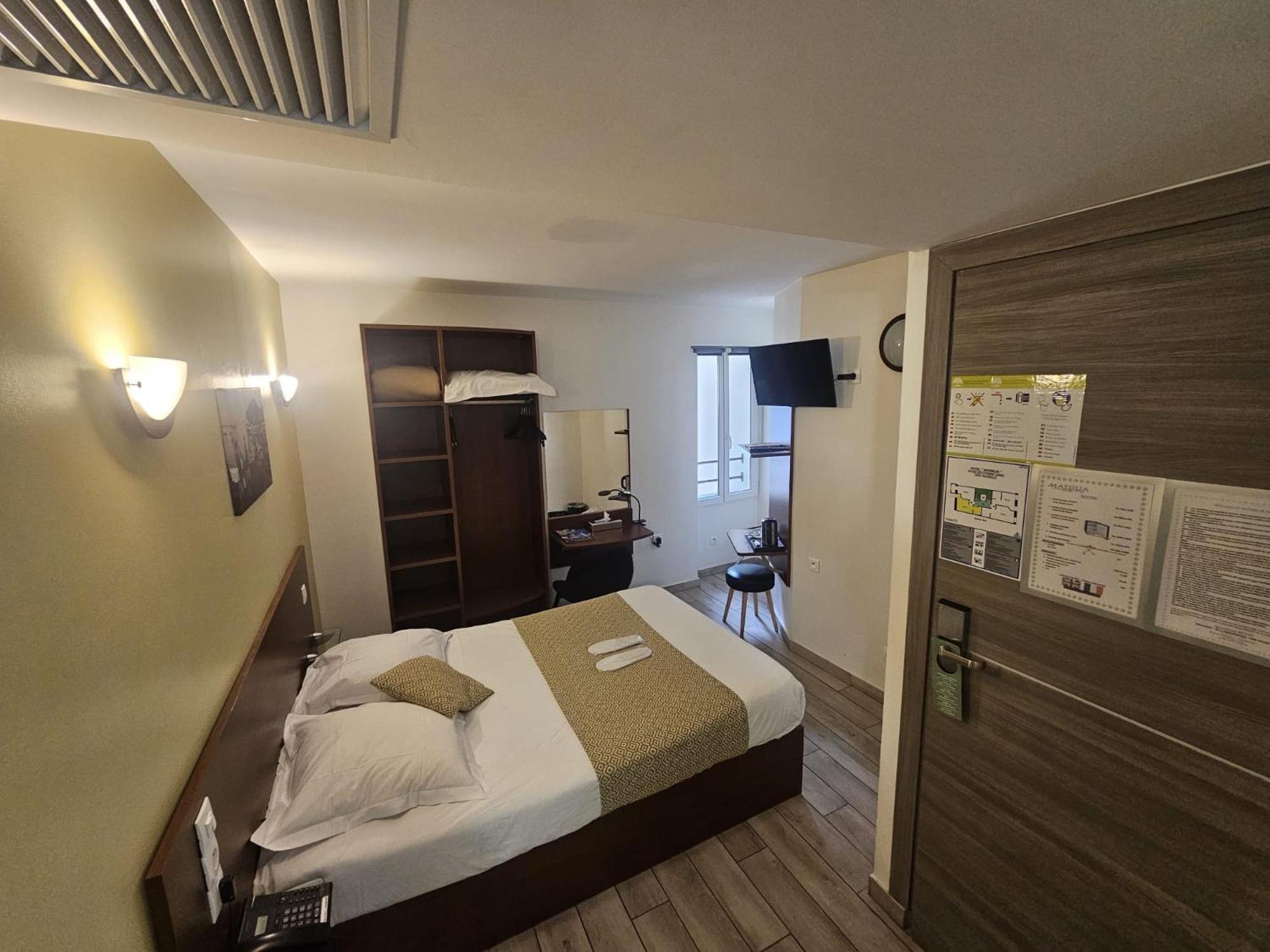 Small Double Room,1743047287:JPEG