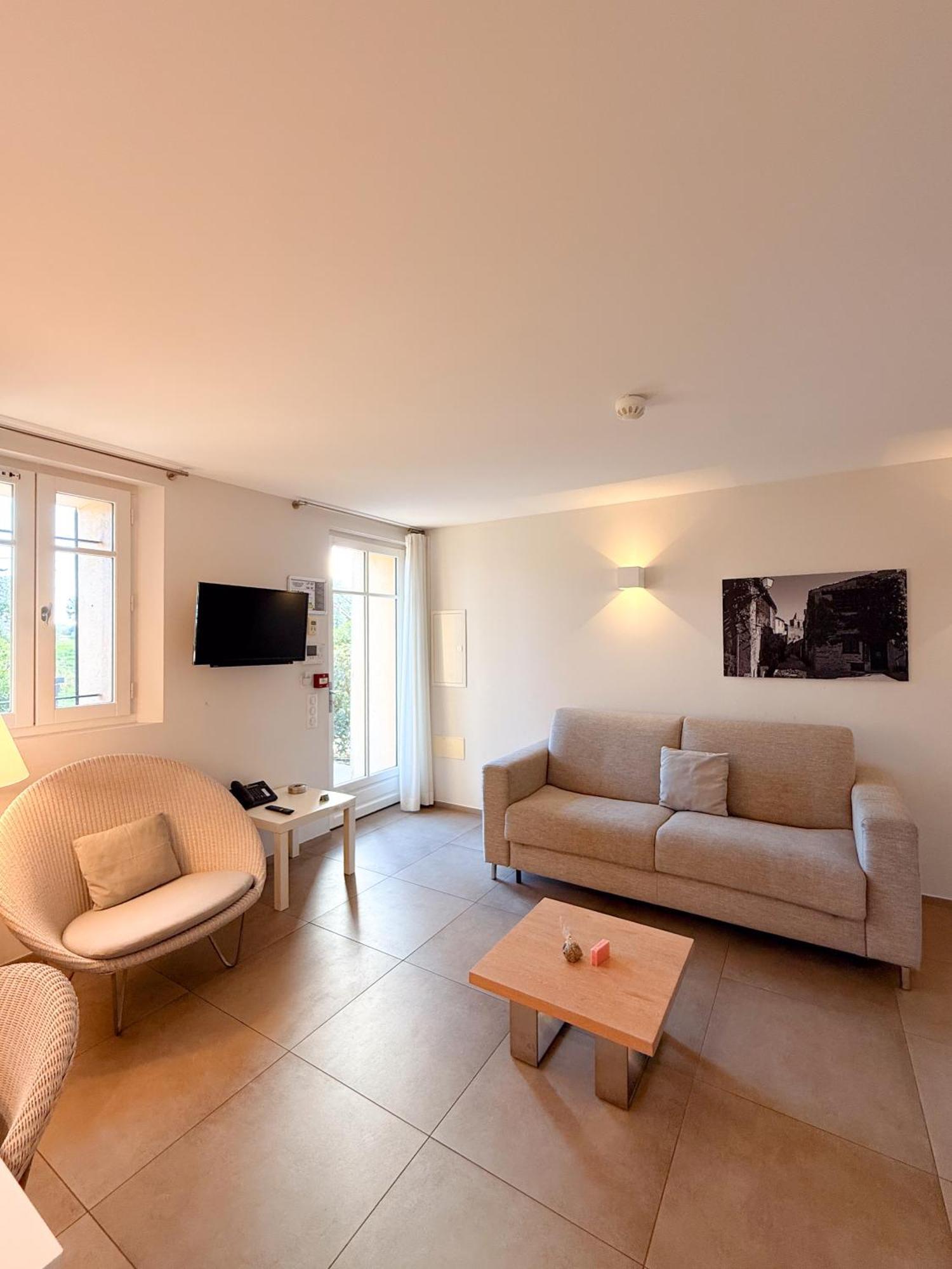 One-Bedroom Duplex Apartment Garden