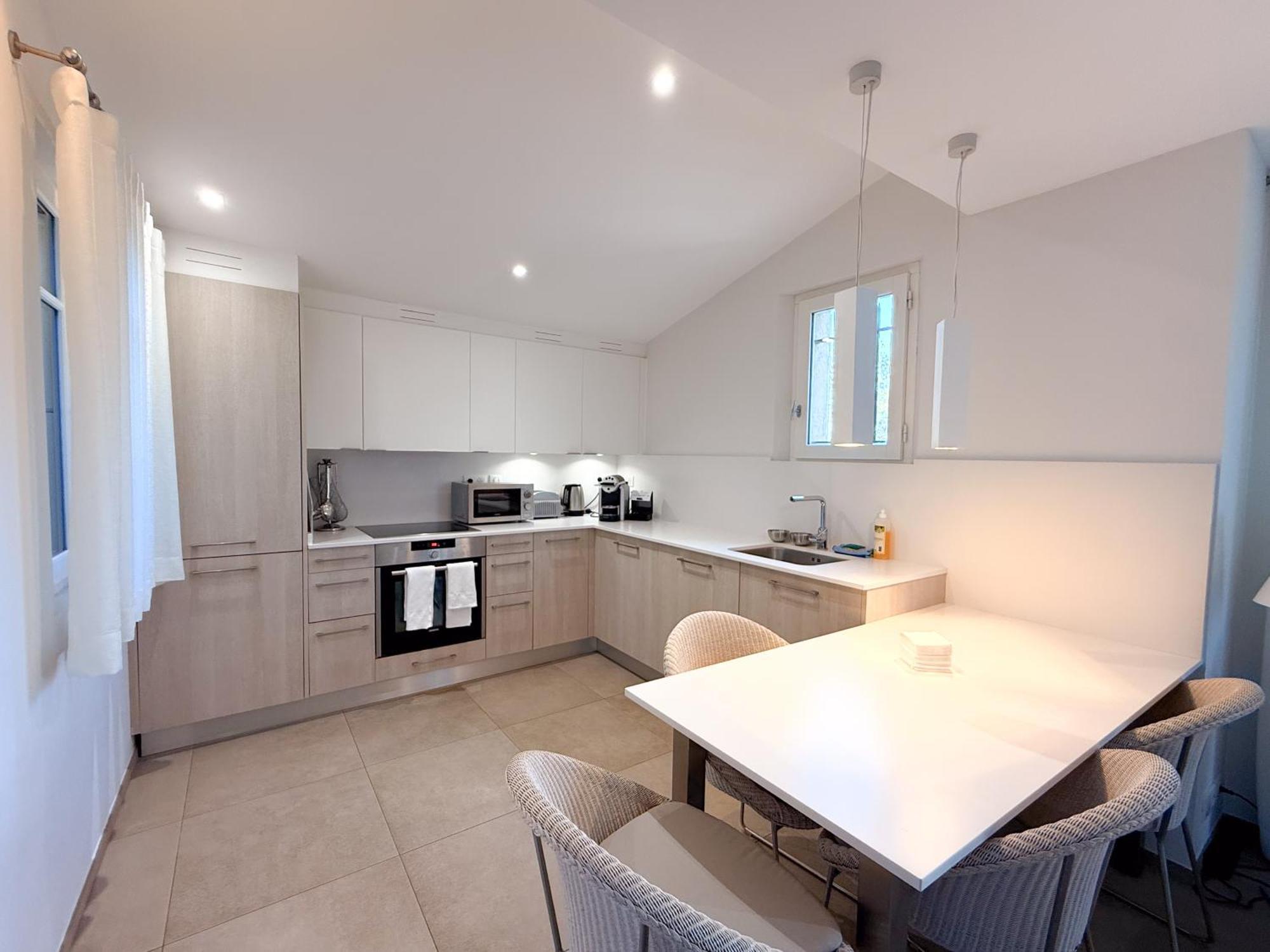 One-Bedroom Duplex Apartment Garden