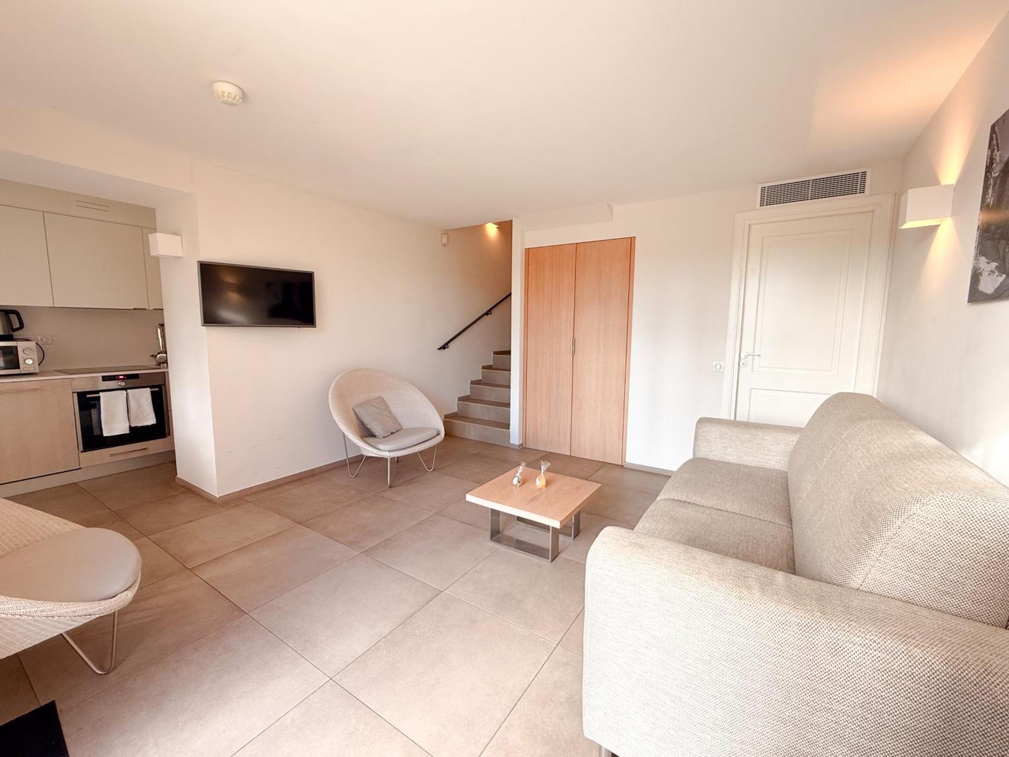 Two-Bedroom Duplex Apartment Garden