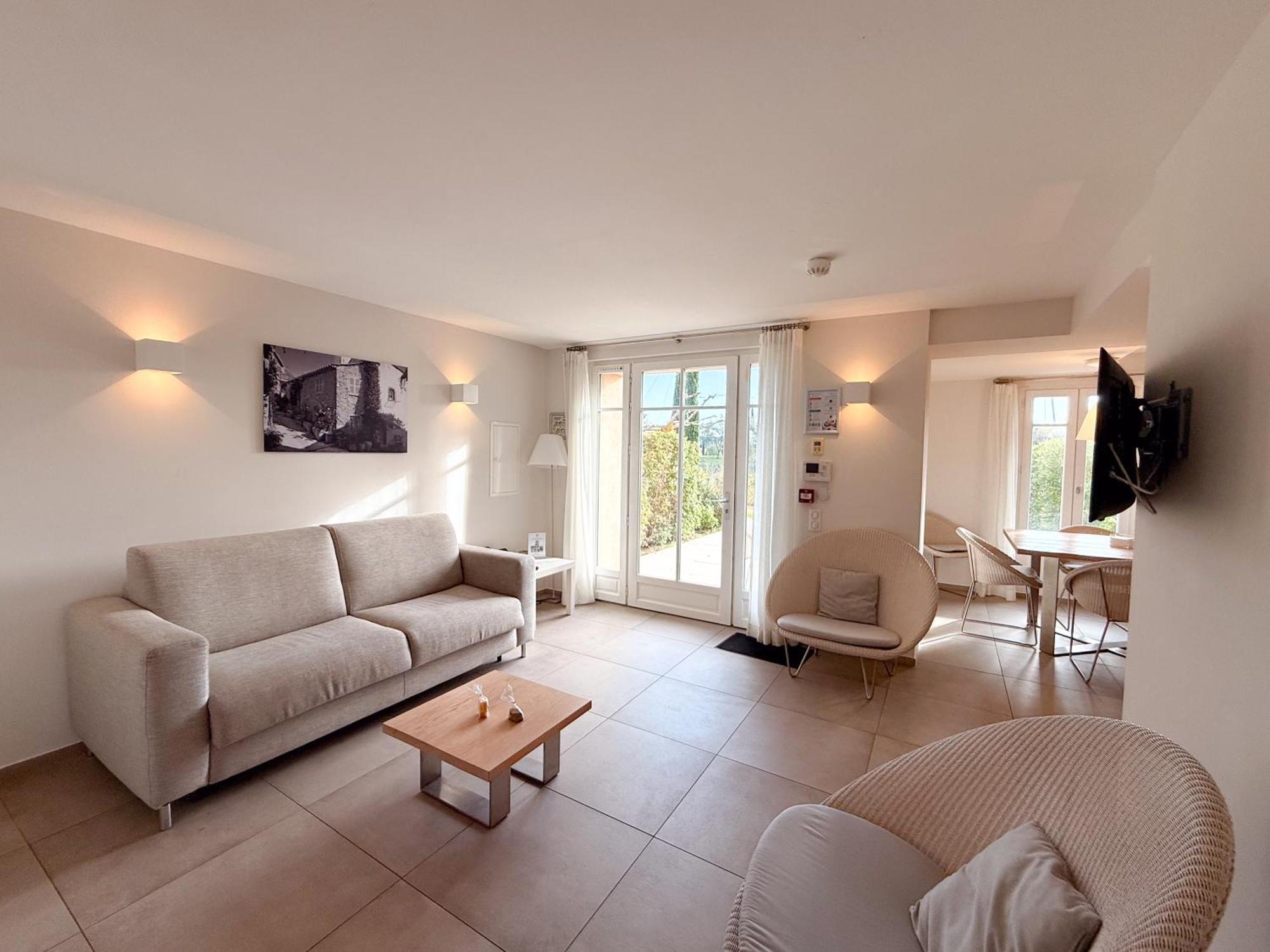 Two-Bedroom Duplex Apartment Garden