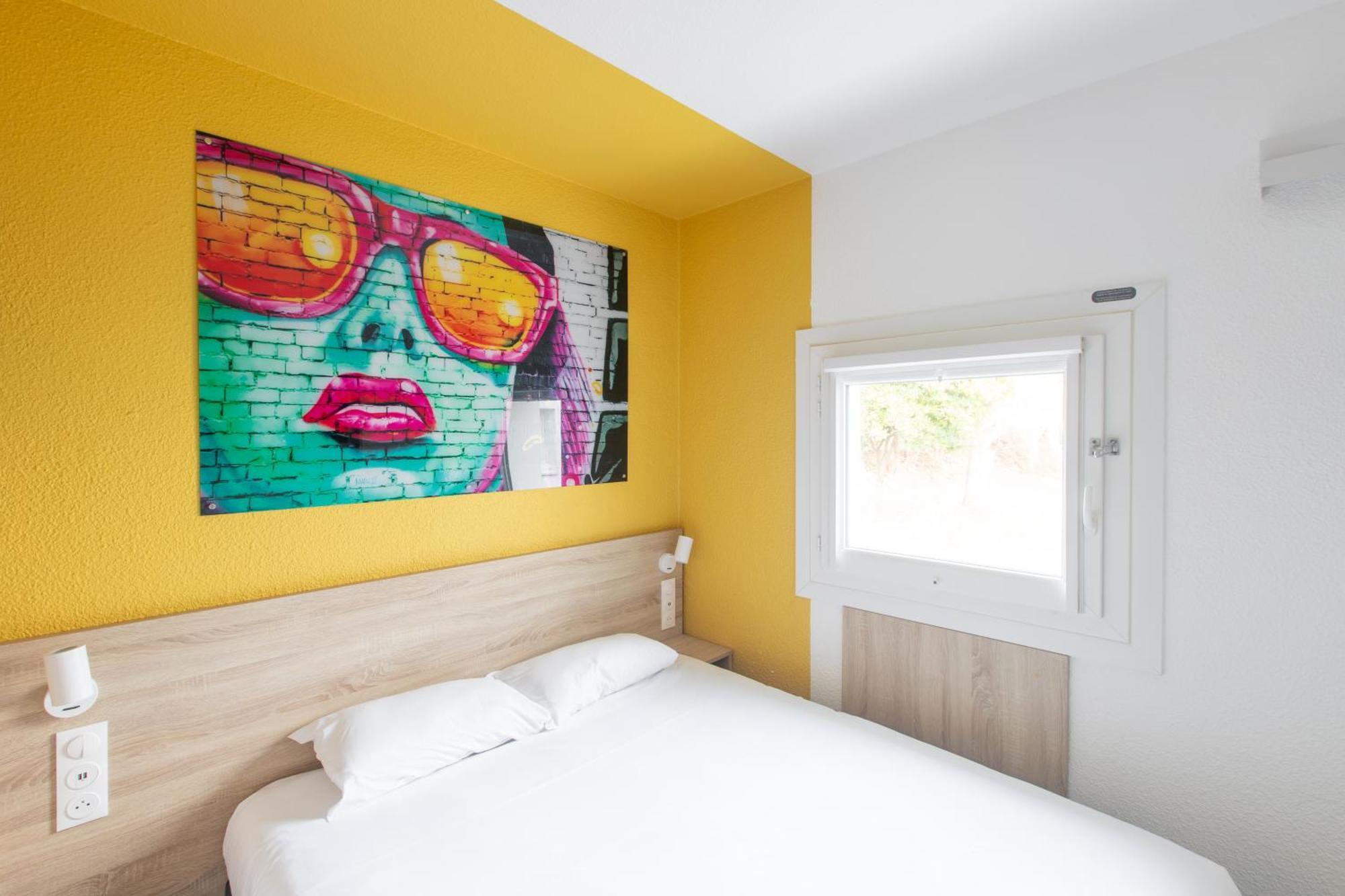 Standard Room 1 Double Bed Wifi Air-Co Shower
