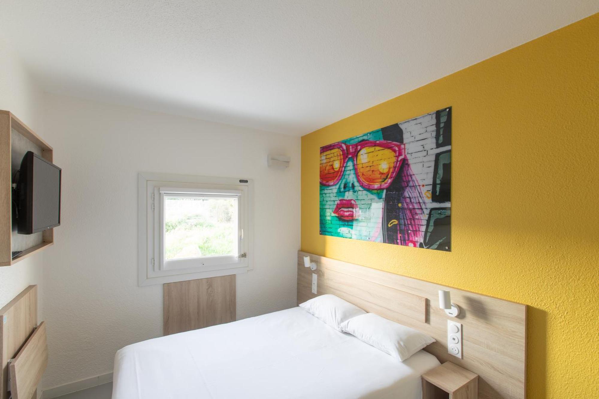 Standard Room 1 Double Bed Wifi Air-Co Shower