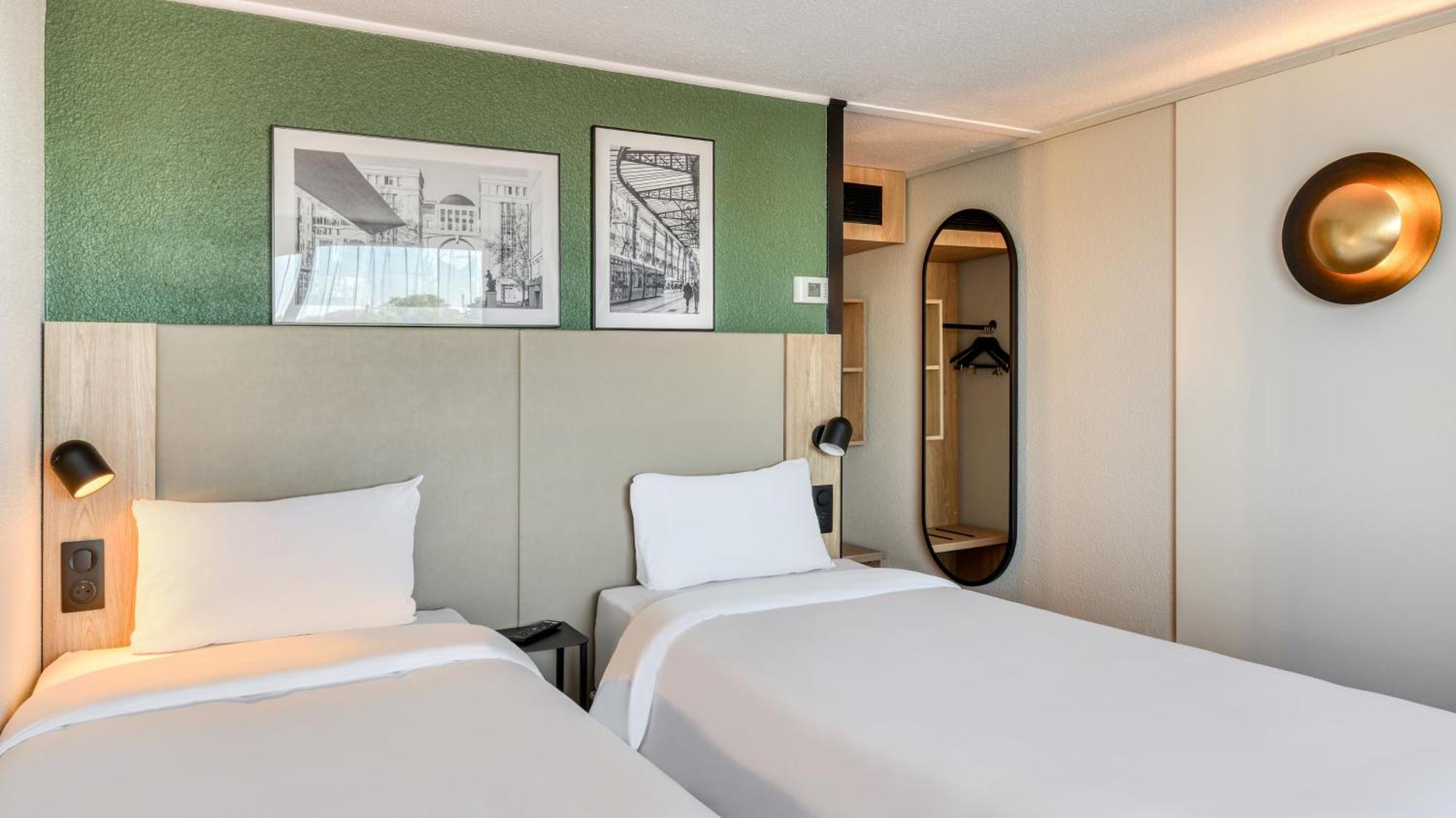Standard Twin Room,1746814843:JPEG
