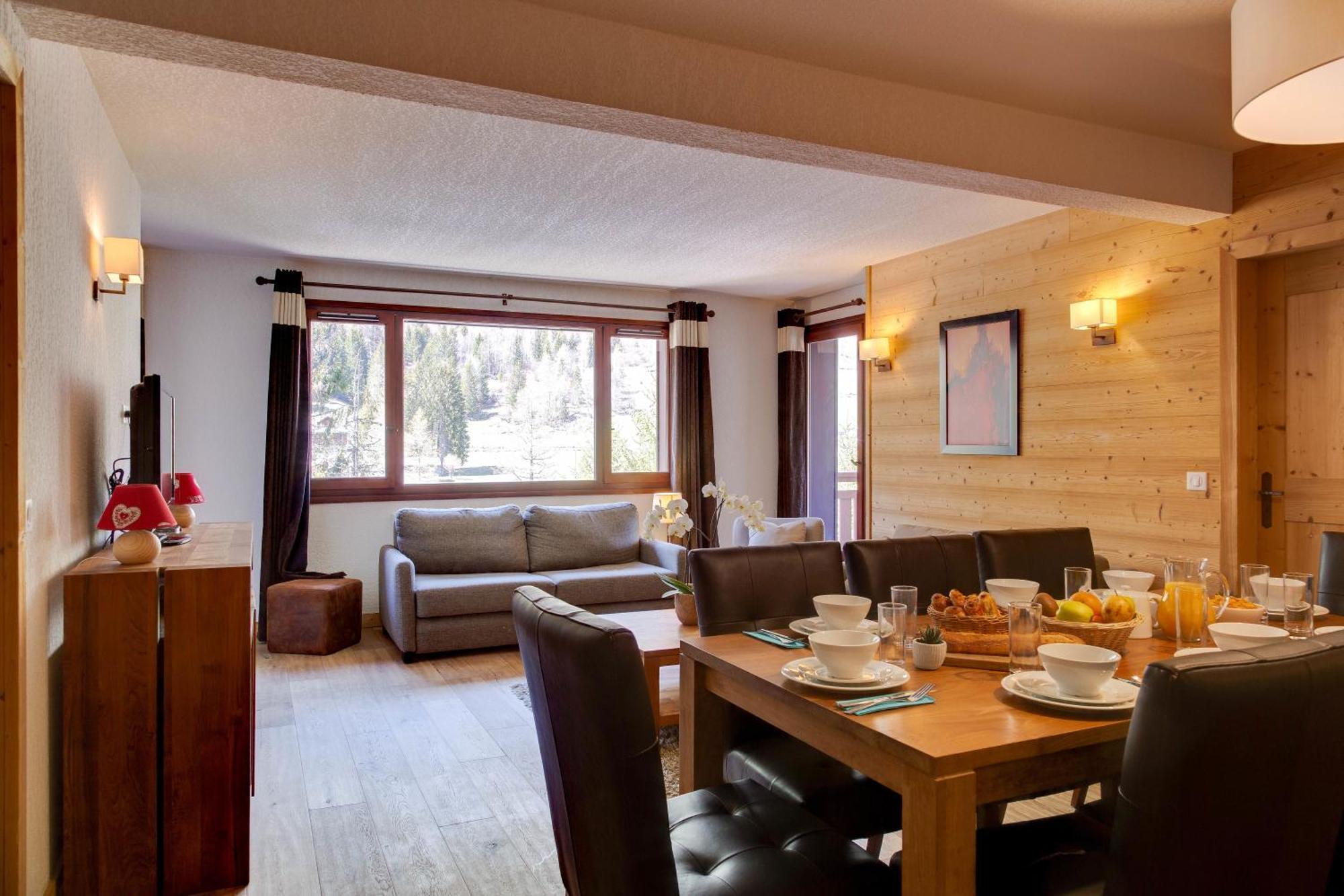 Three-Bedroom Apartment,1498497850:JPEG
