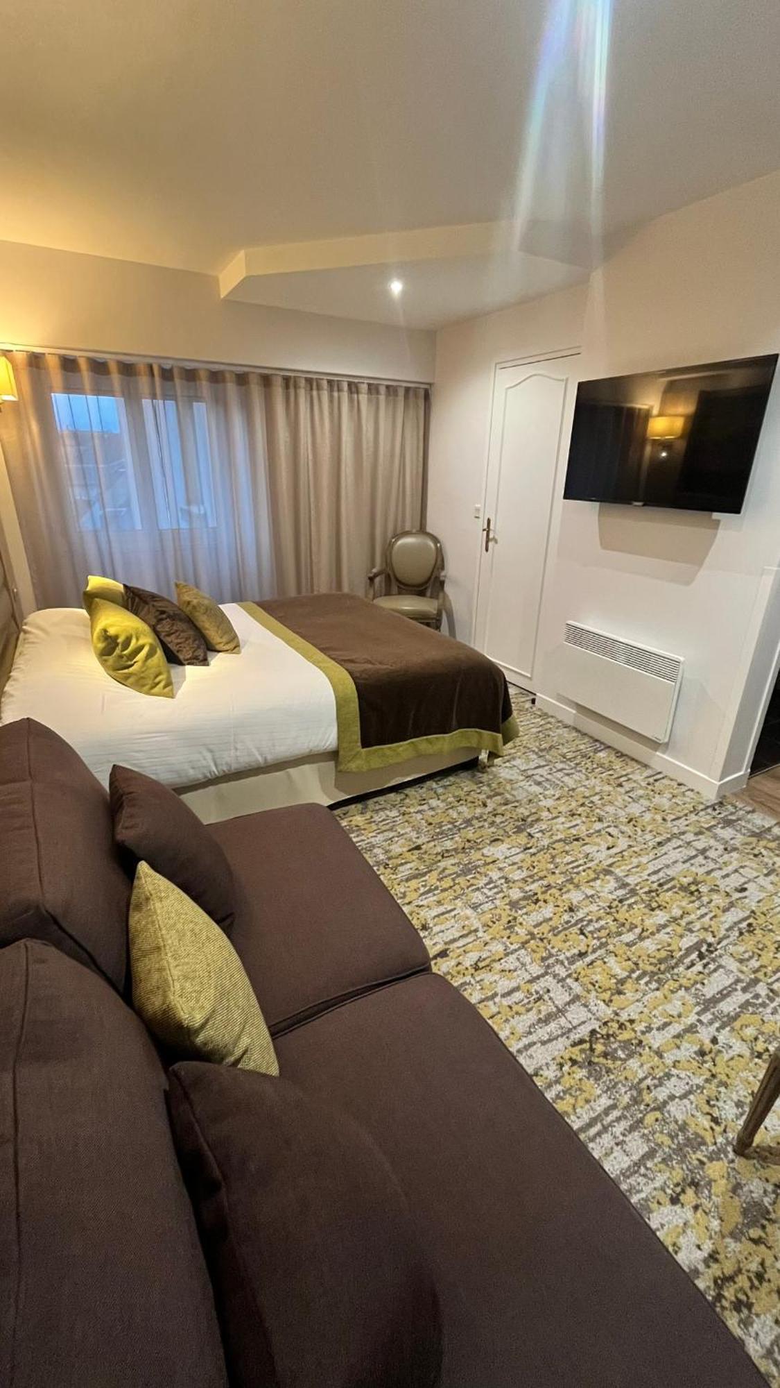 Superior Double Room Seating Area