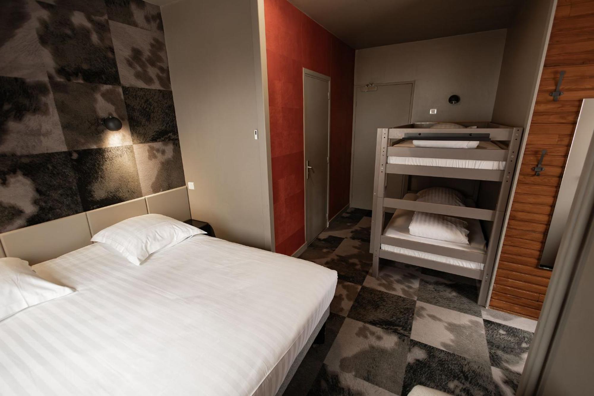 Standard Quadruple Room,1746891723:JPEG