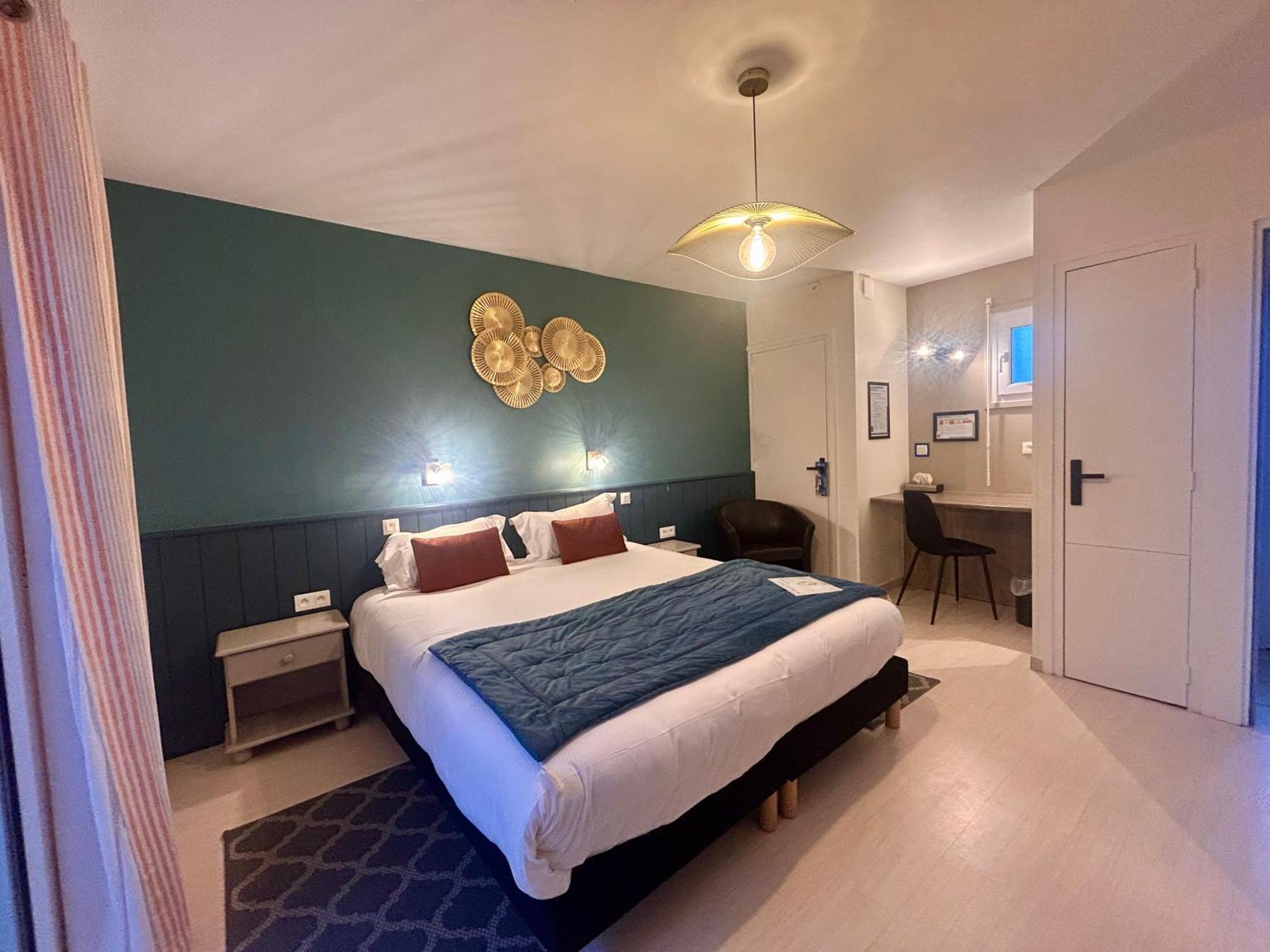 Chambre Double - Accessible aux Personnes à Mobilité Réduite