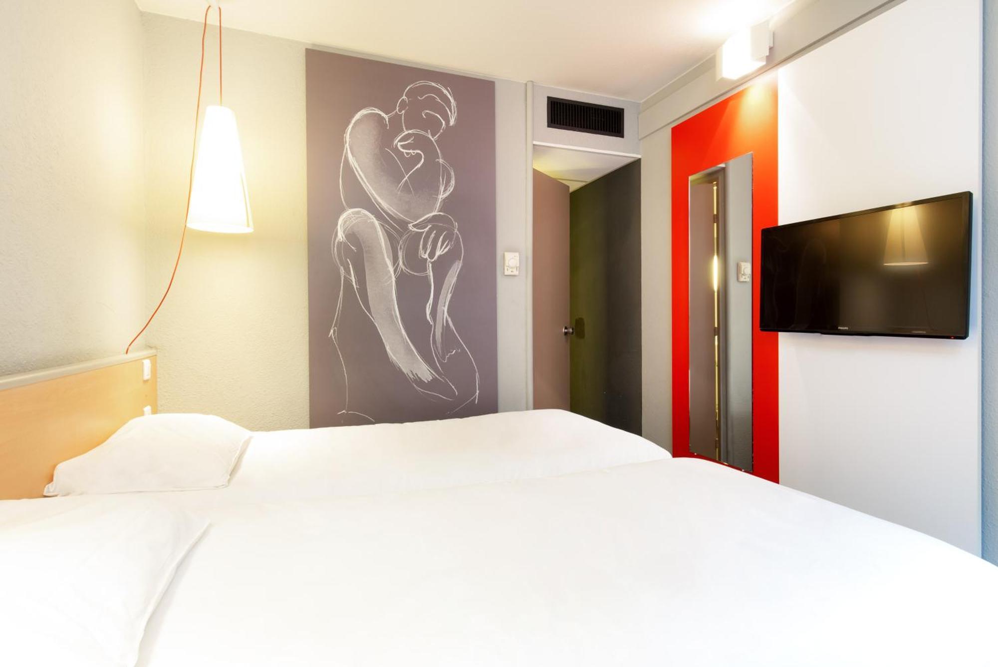 Standard Room Double Bed Twin Beds