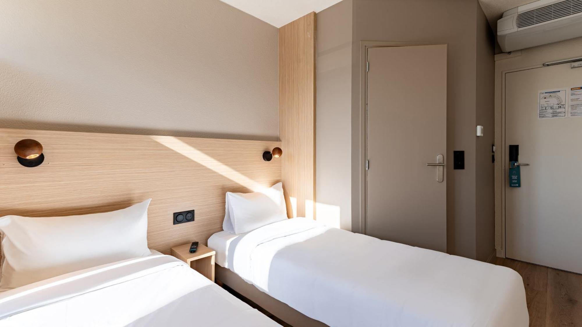 Standard Twin Room,1756503764:JPEG