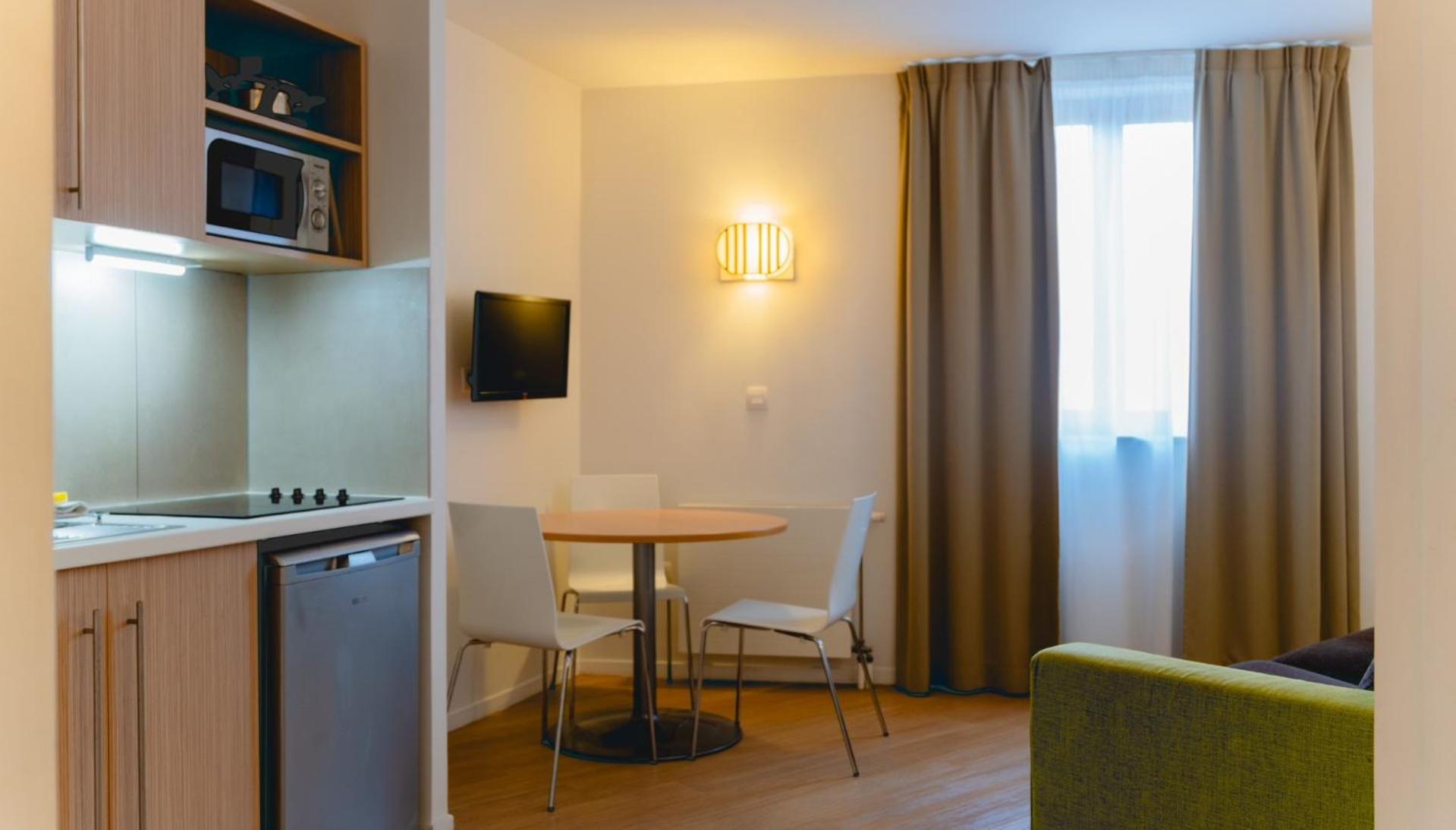 One-Bedroom Apartment