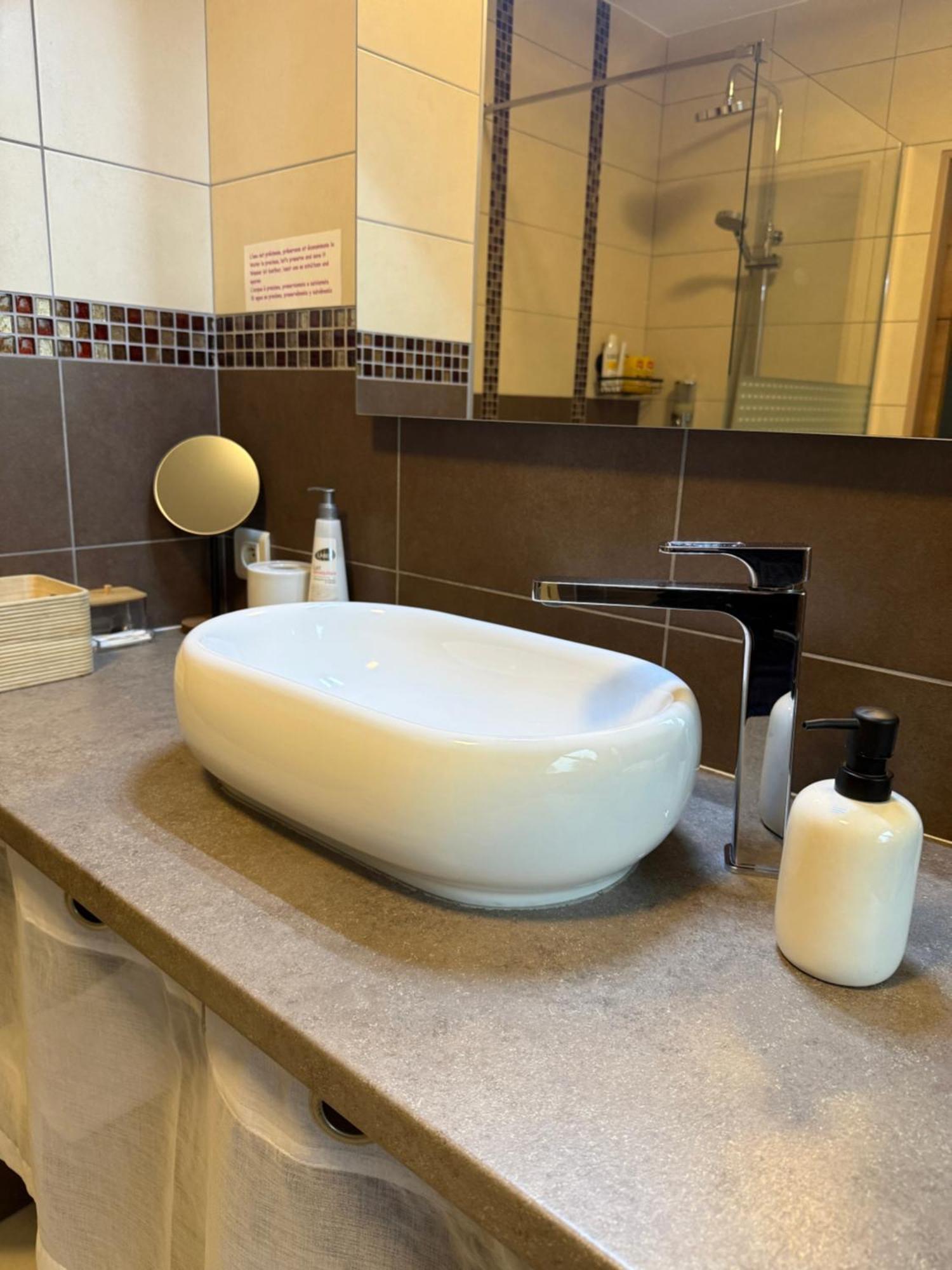 Double Room Private Bathroom