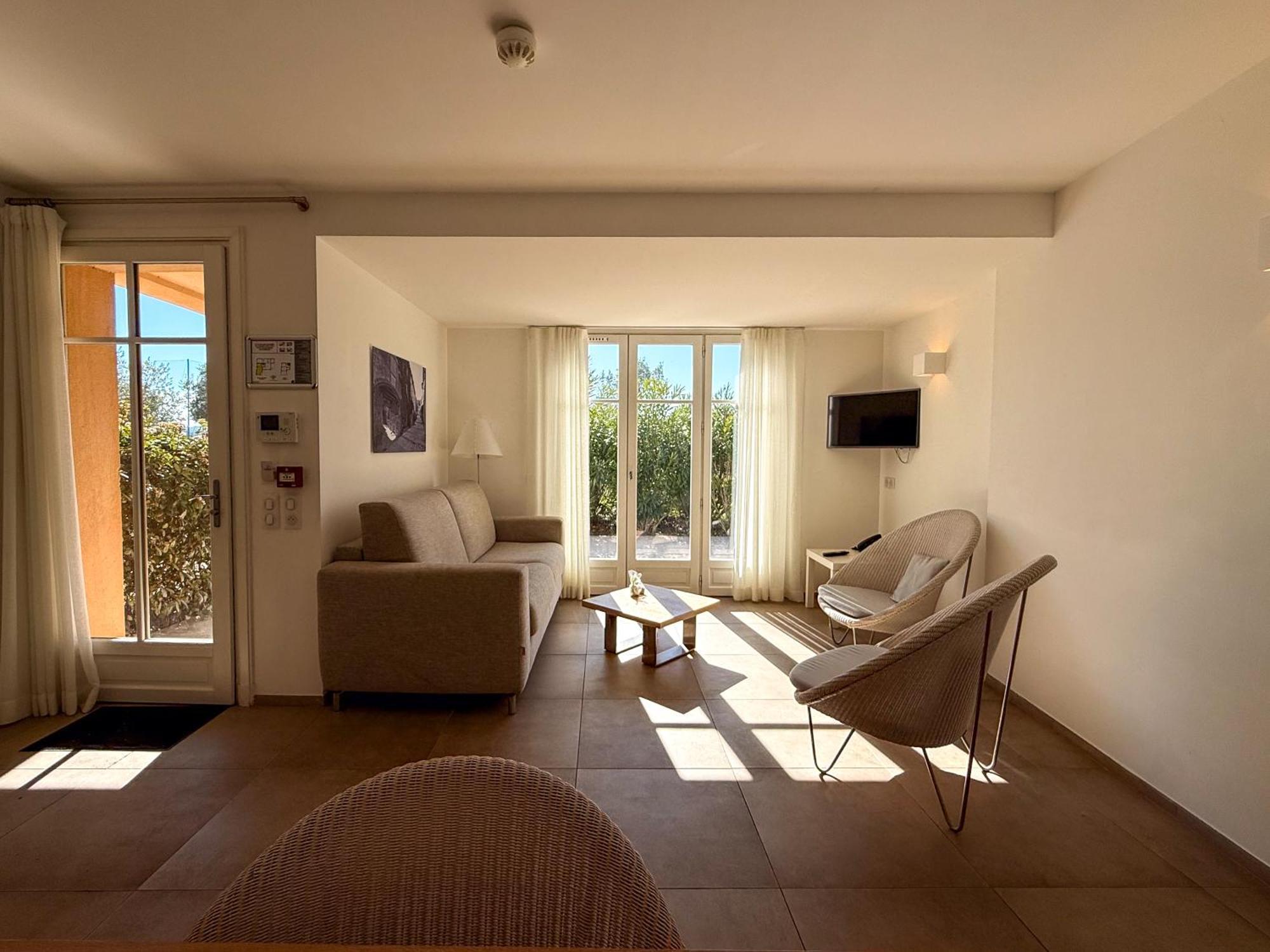 One-Bedroom Deluxe Apartment Garden