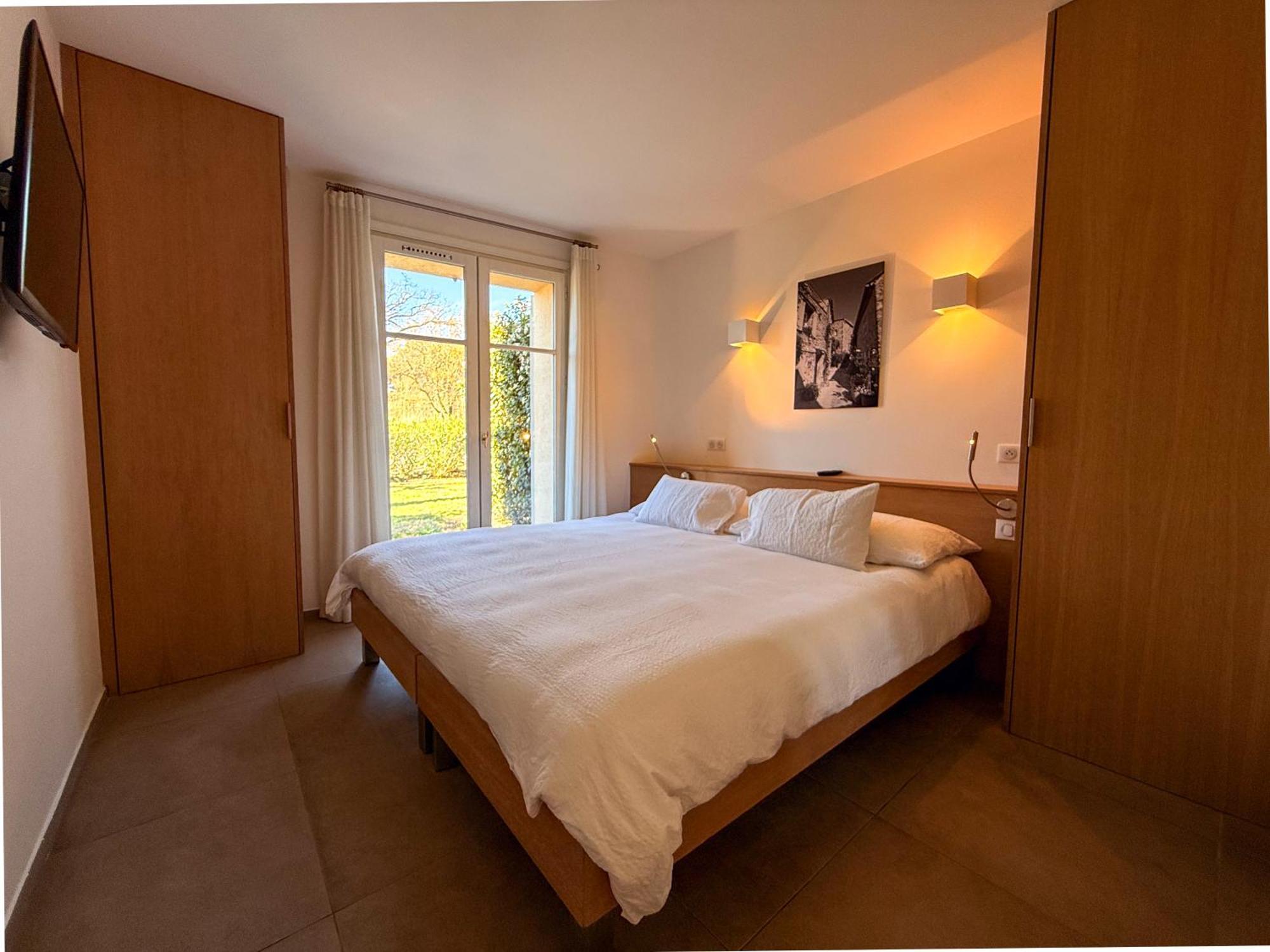 One-Bedroom Deluxe Apartment Garden