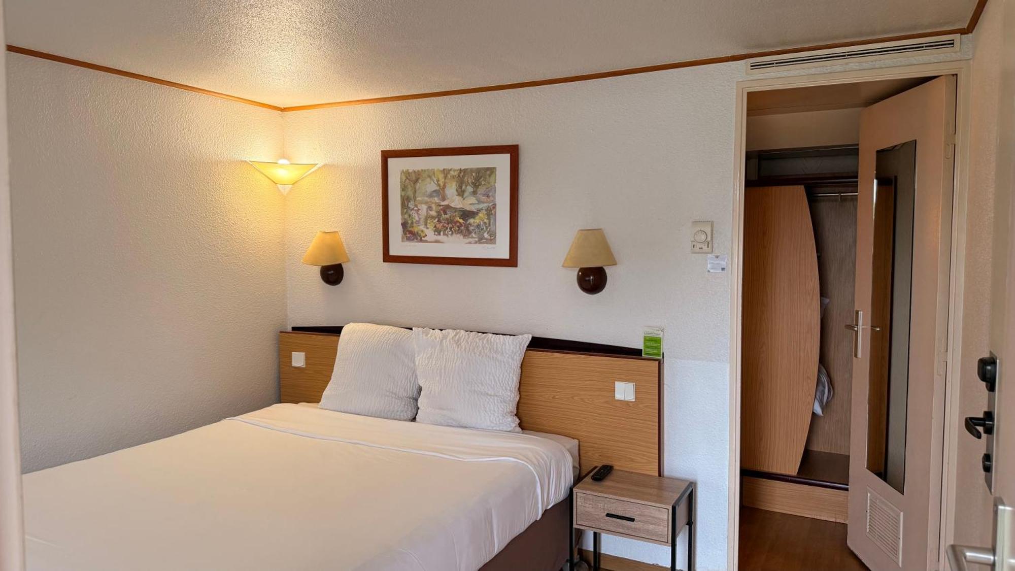 Double Room,1758267059:JPEG