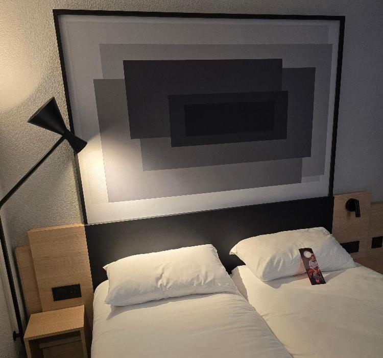 Standard Twin Room,1758269241:JPEG