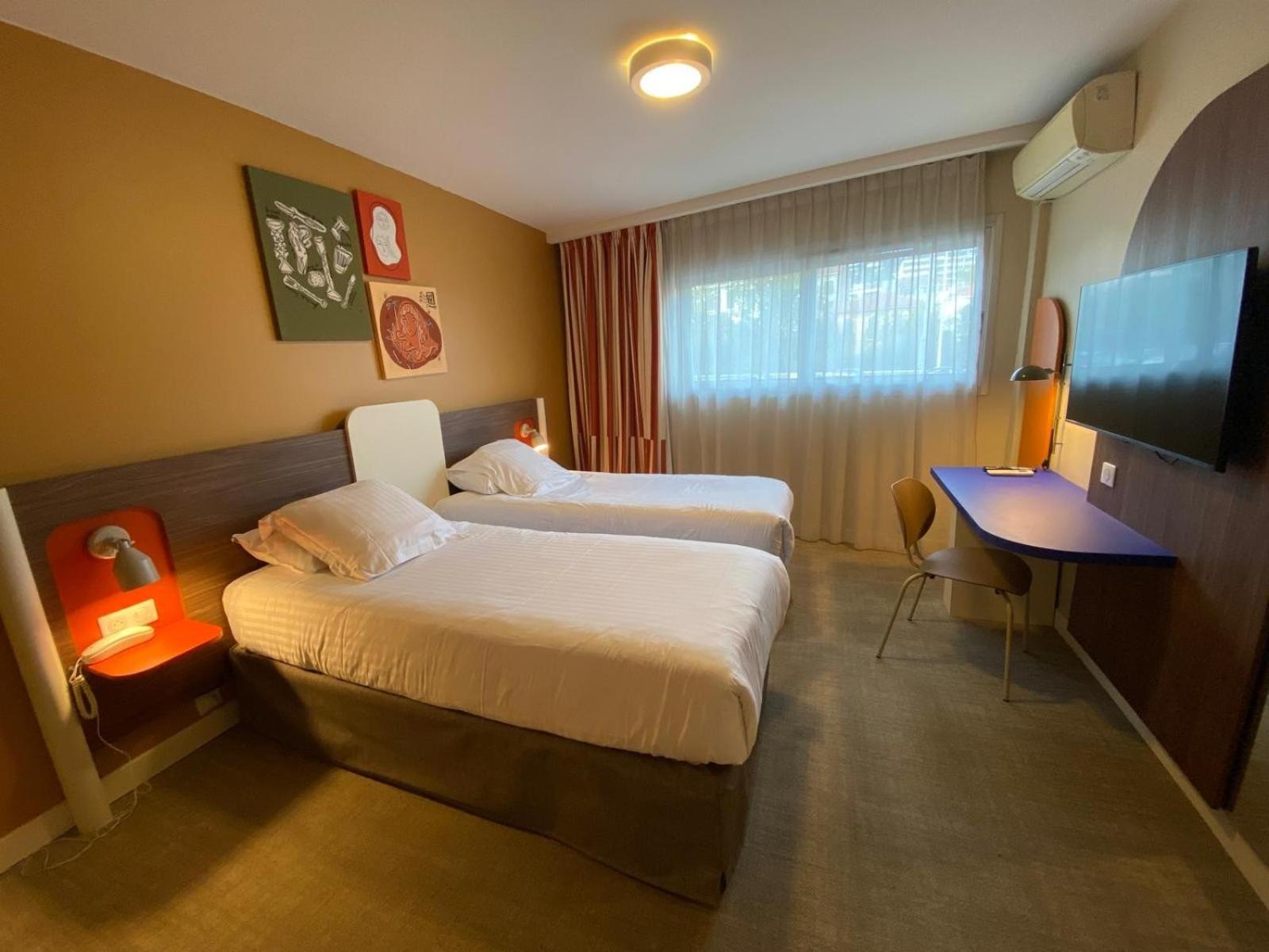 Standard Twin Room