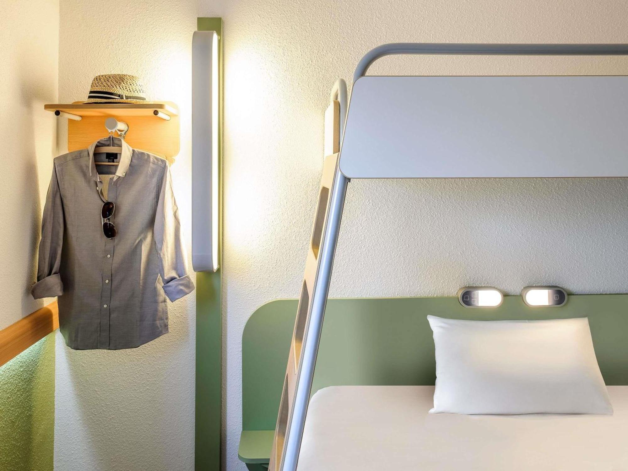 Triple Room Three Single Beds