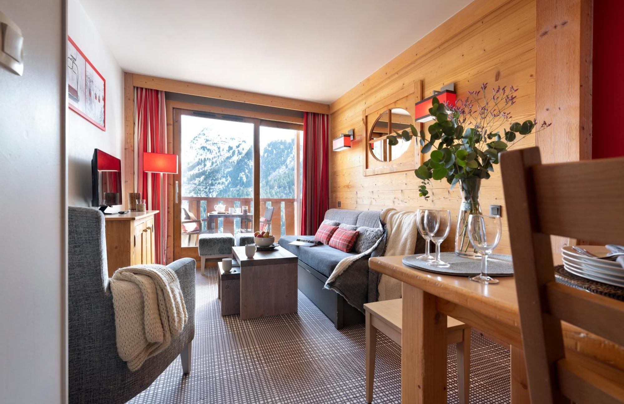 Two-Bedroom Apartment Open Mountain View