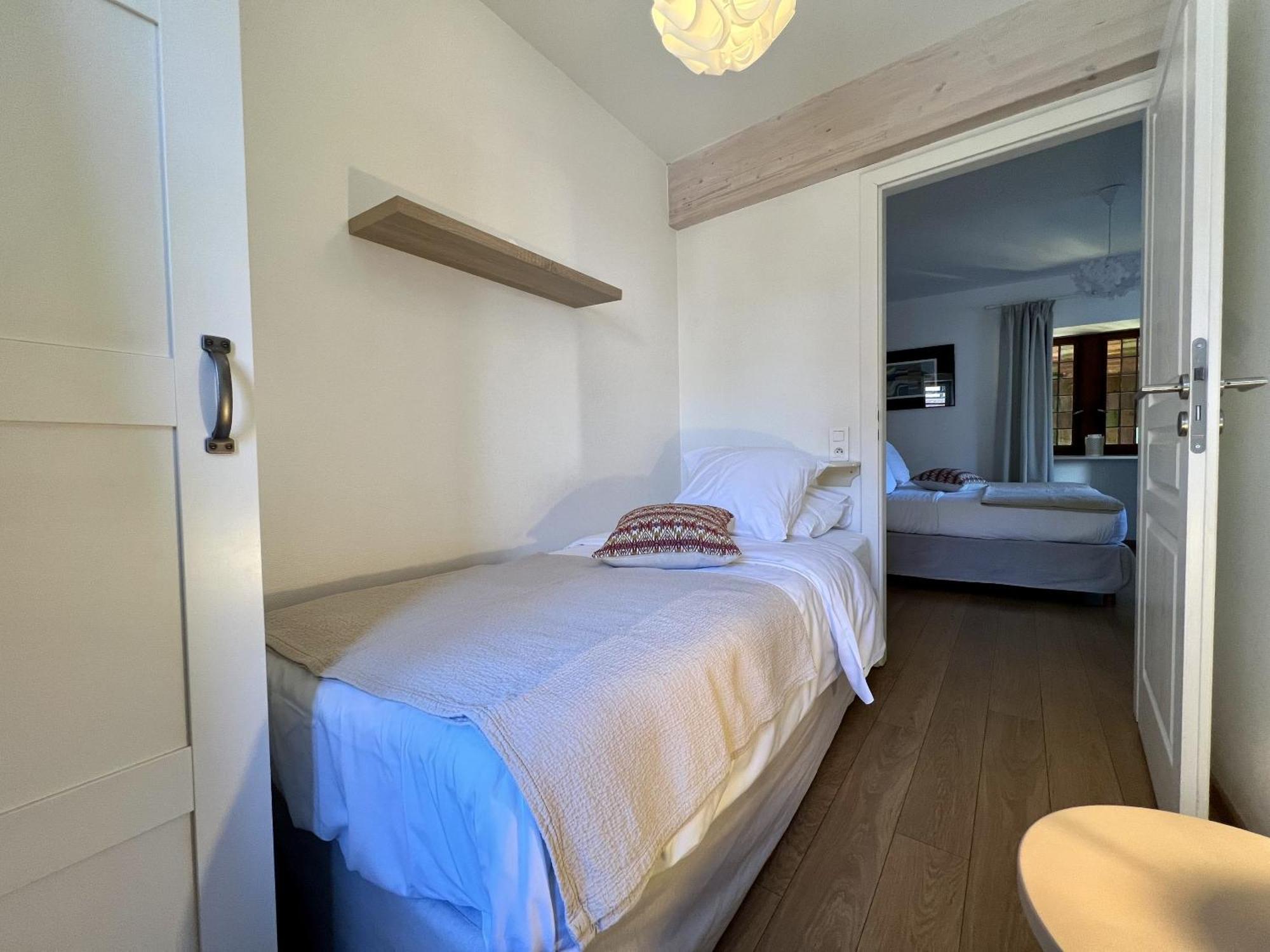 Triple Room Shower