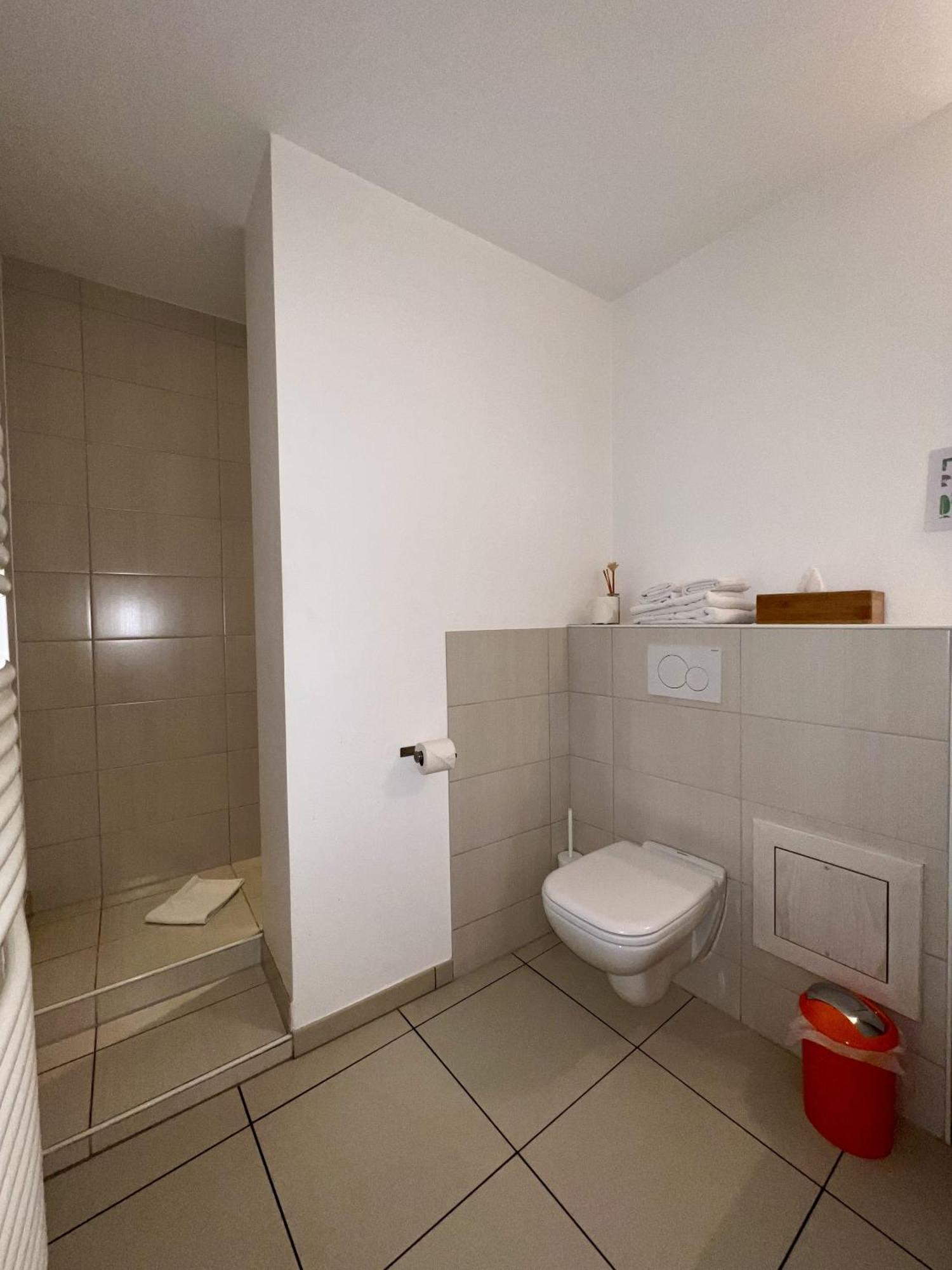 Twin Room Shower