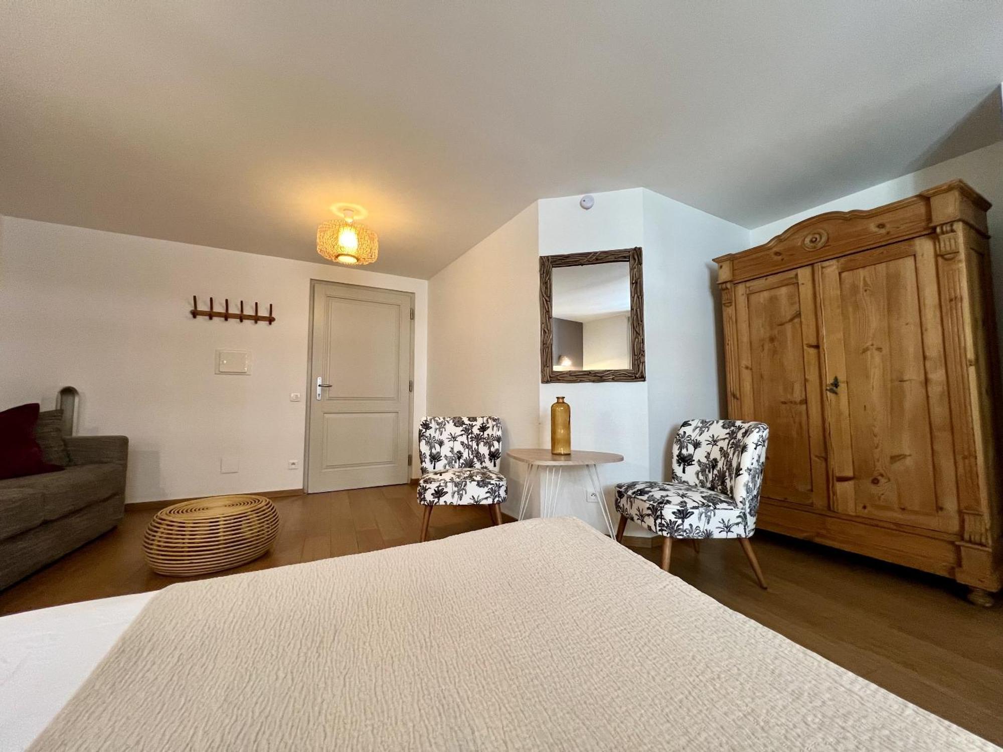 Double Room Private Bathroom