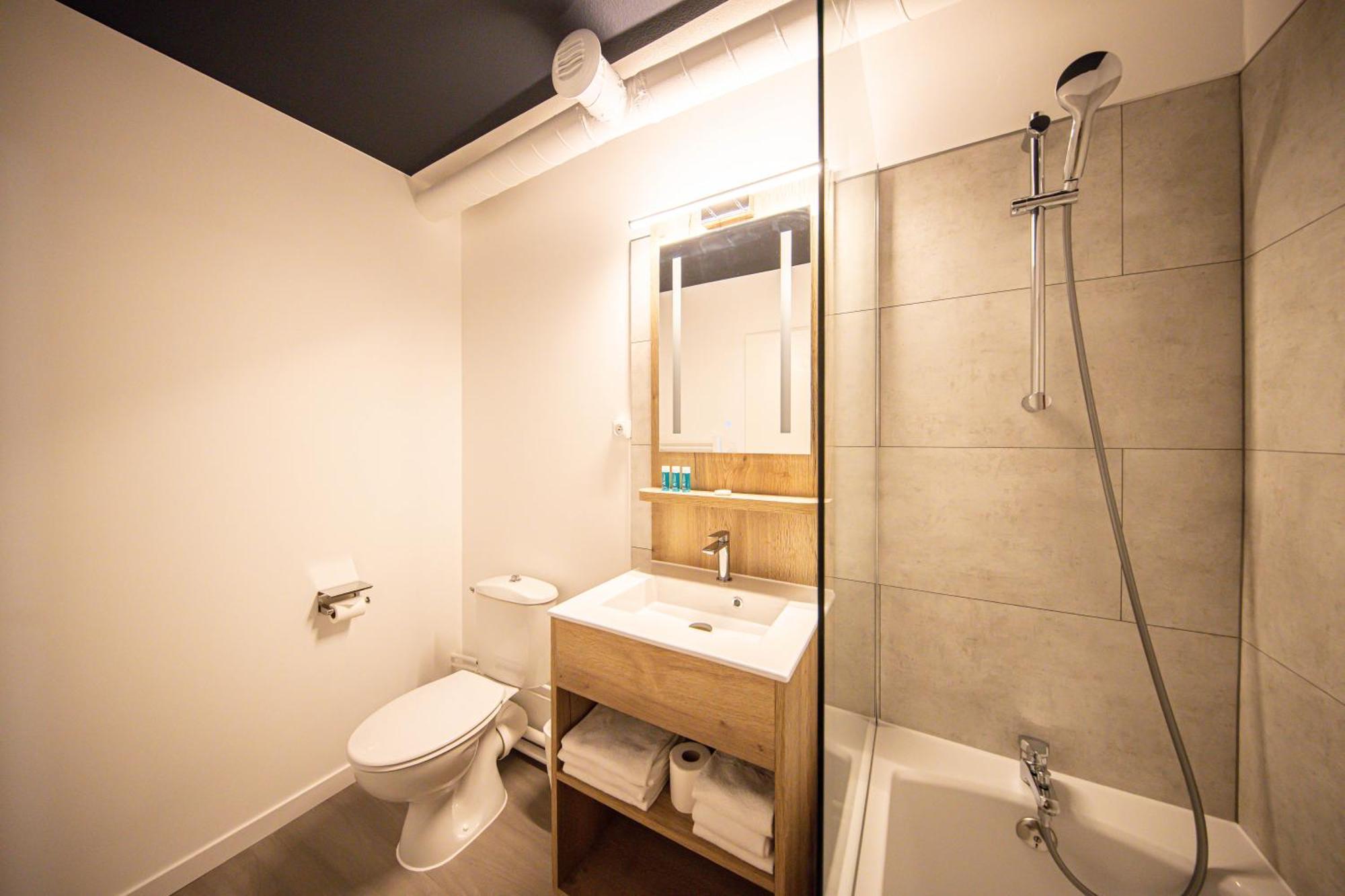 Premium Triple Studio