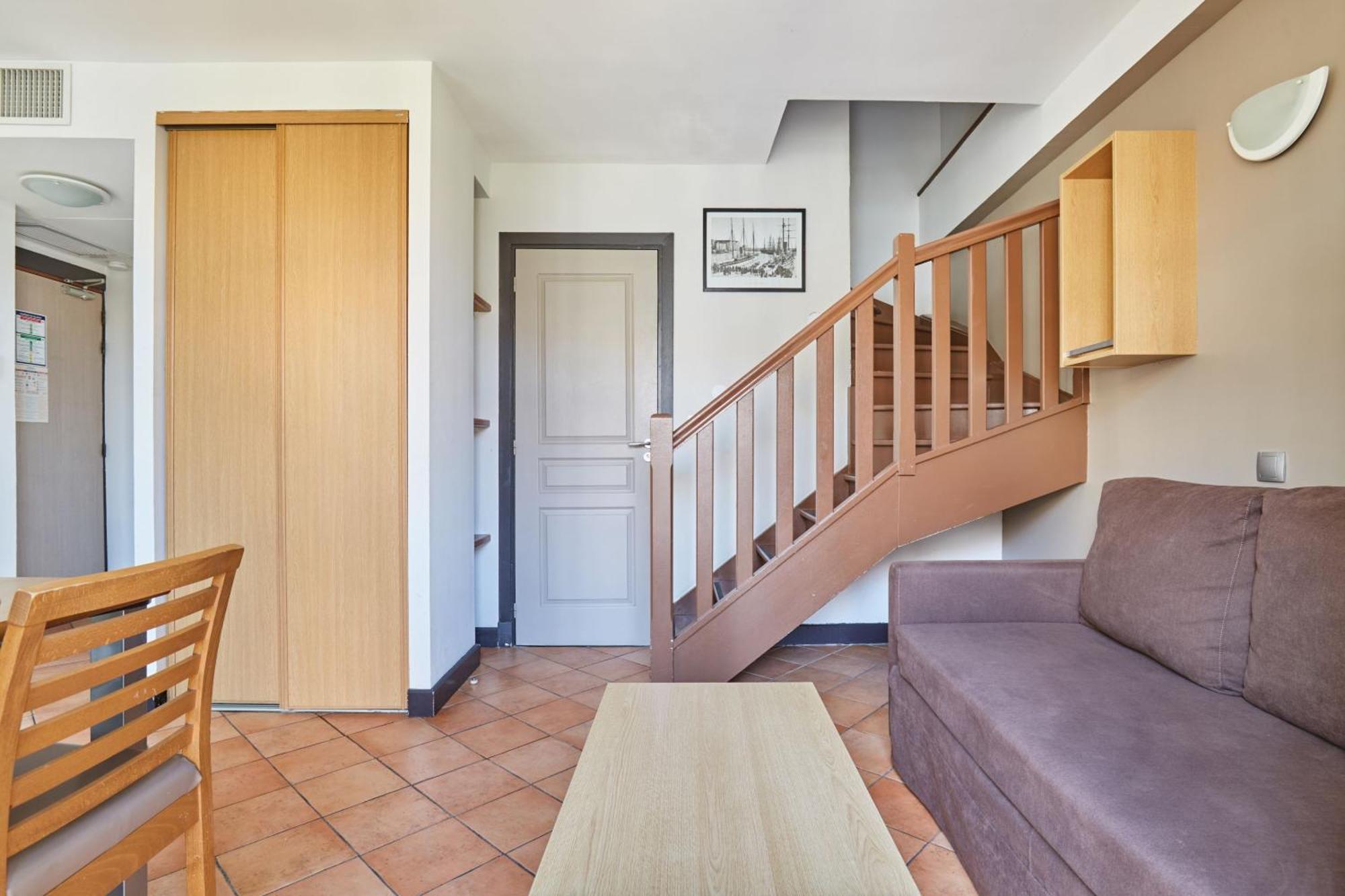 One-Bedroom Apartment,1758529022:JPEG