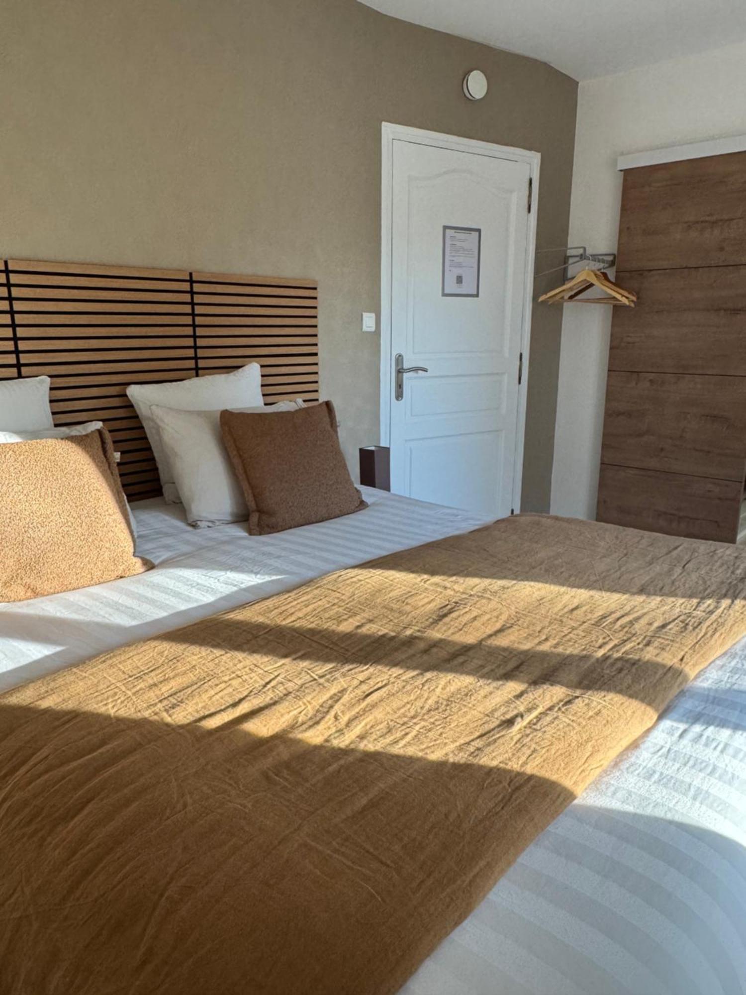 Double Room Private Bathroom
