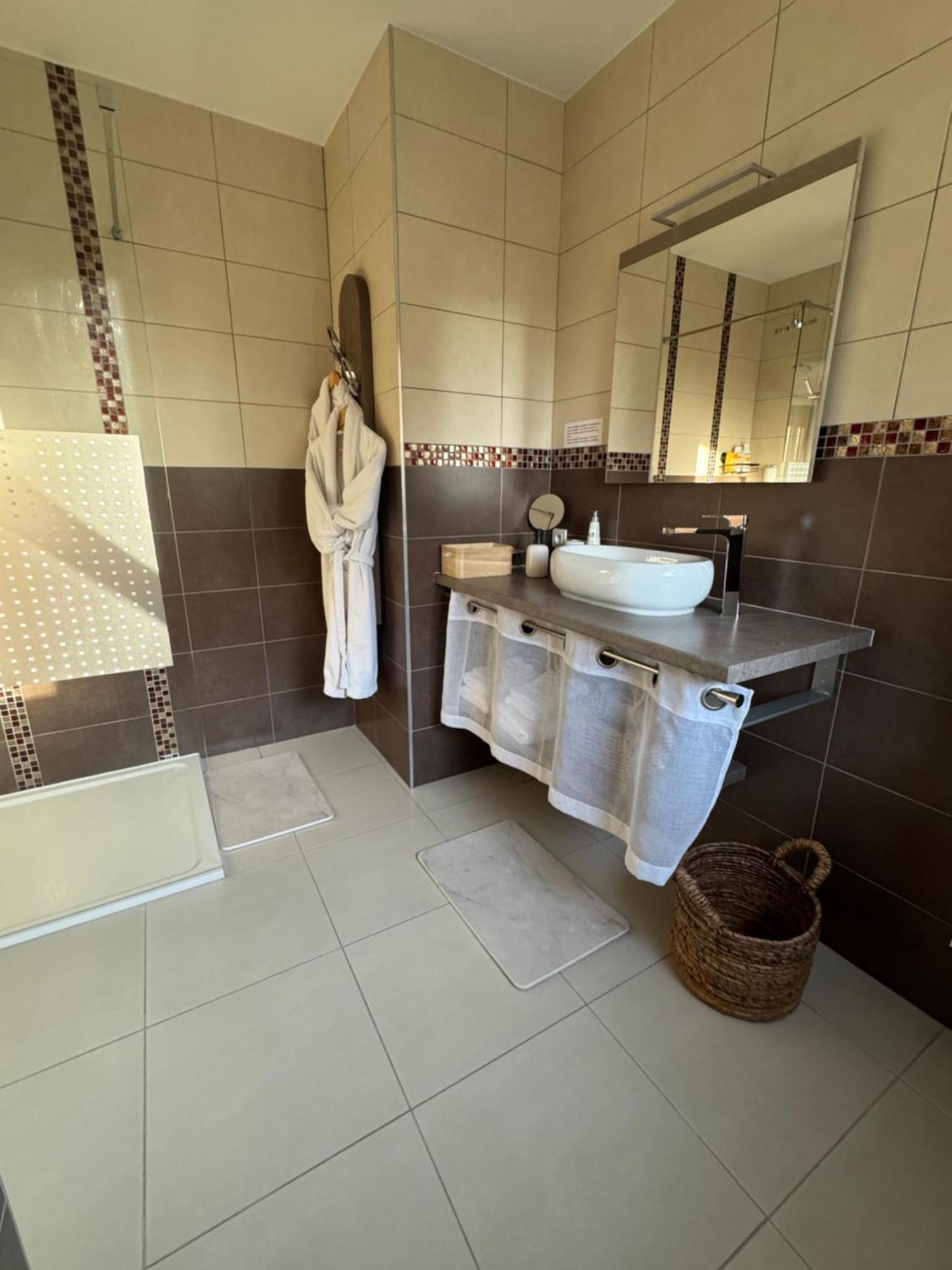 Double Room Private Bathroom