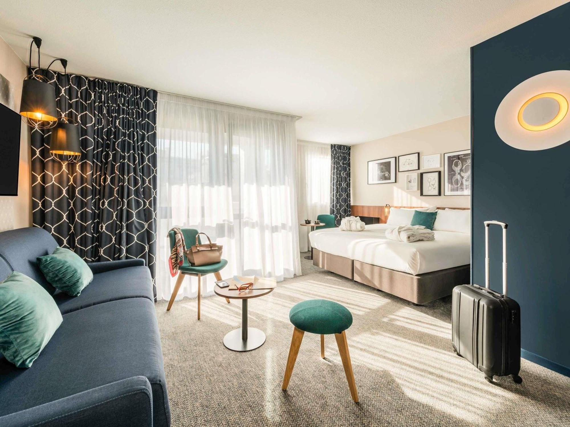Suite Junior avec 1 Lit King-Size et Canapé-Lit pour 2 Personnes - Vue sur Tour Eiffel