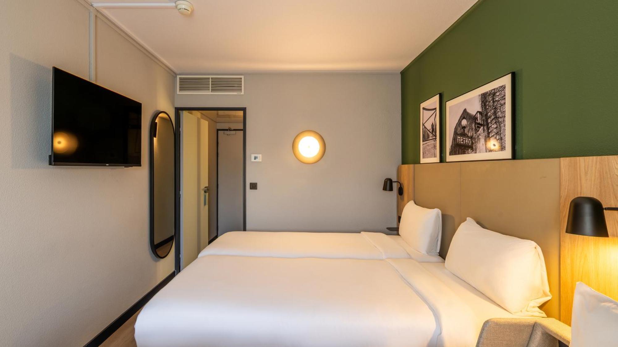 Standard Room Three Single Beds