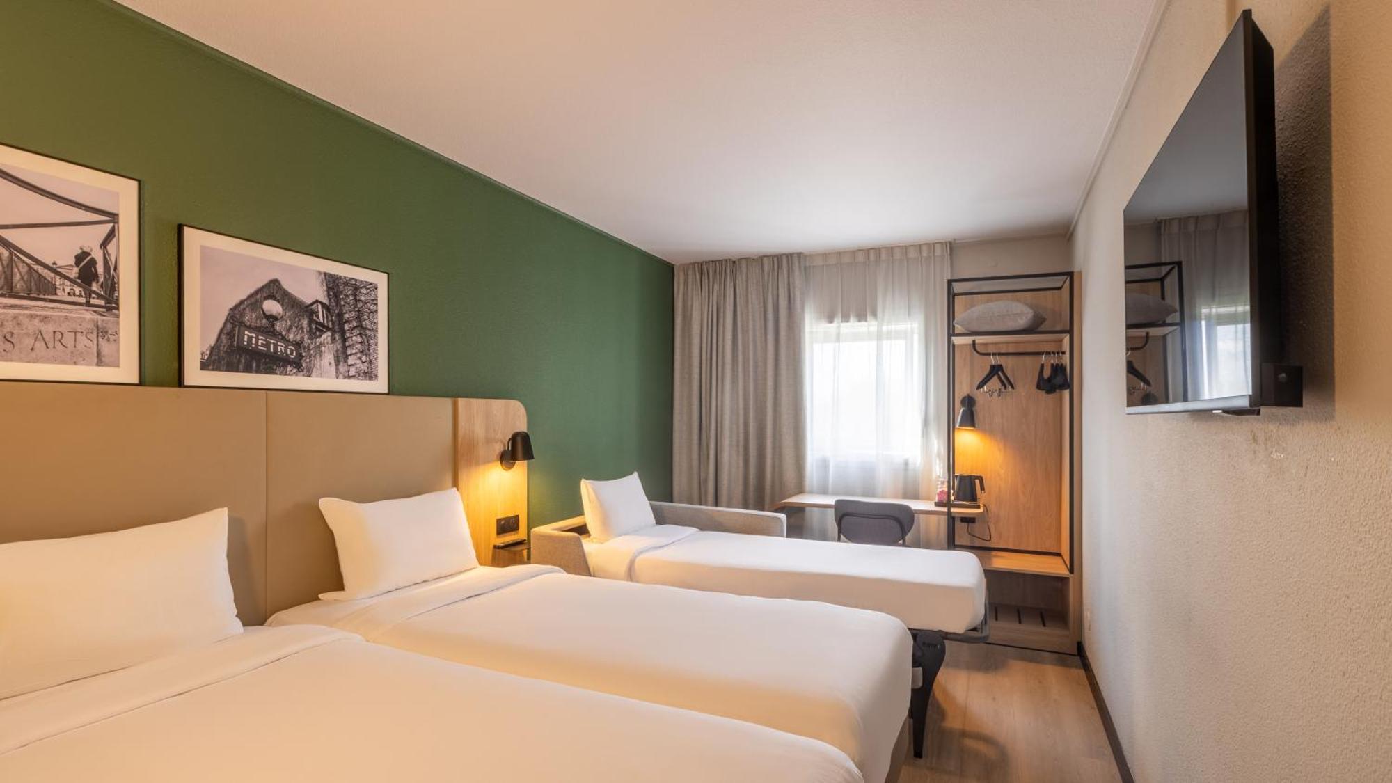 Standard Room Three Single Beds