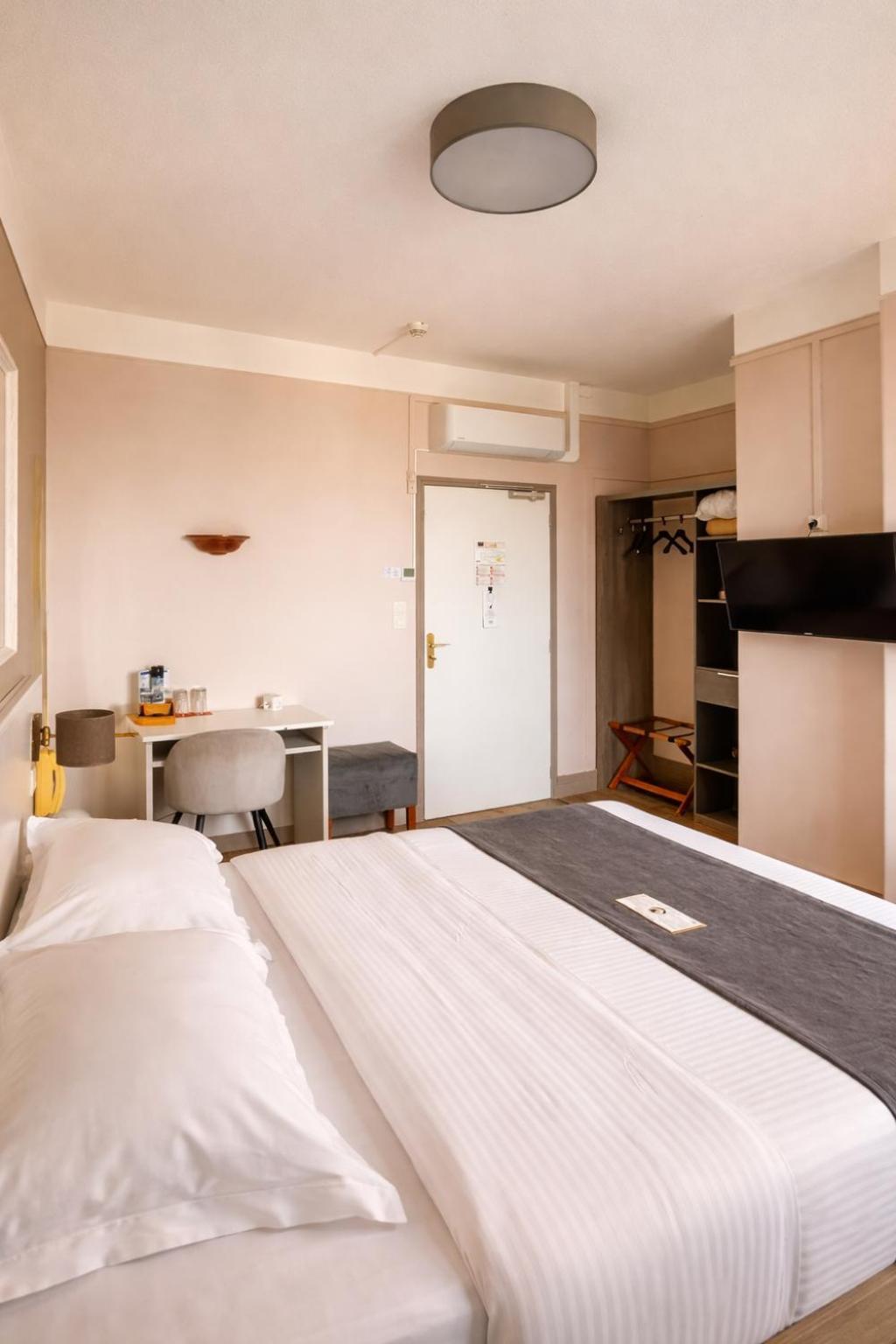 Standard Double Room,1765166120:JPEG