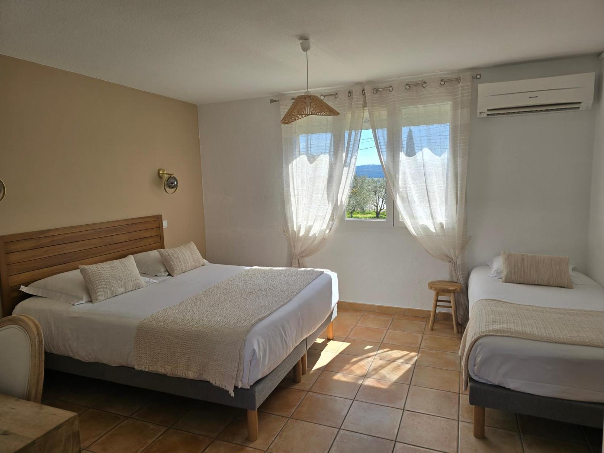 Comfort Triple Room