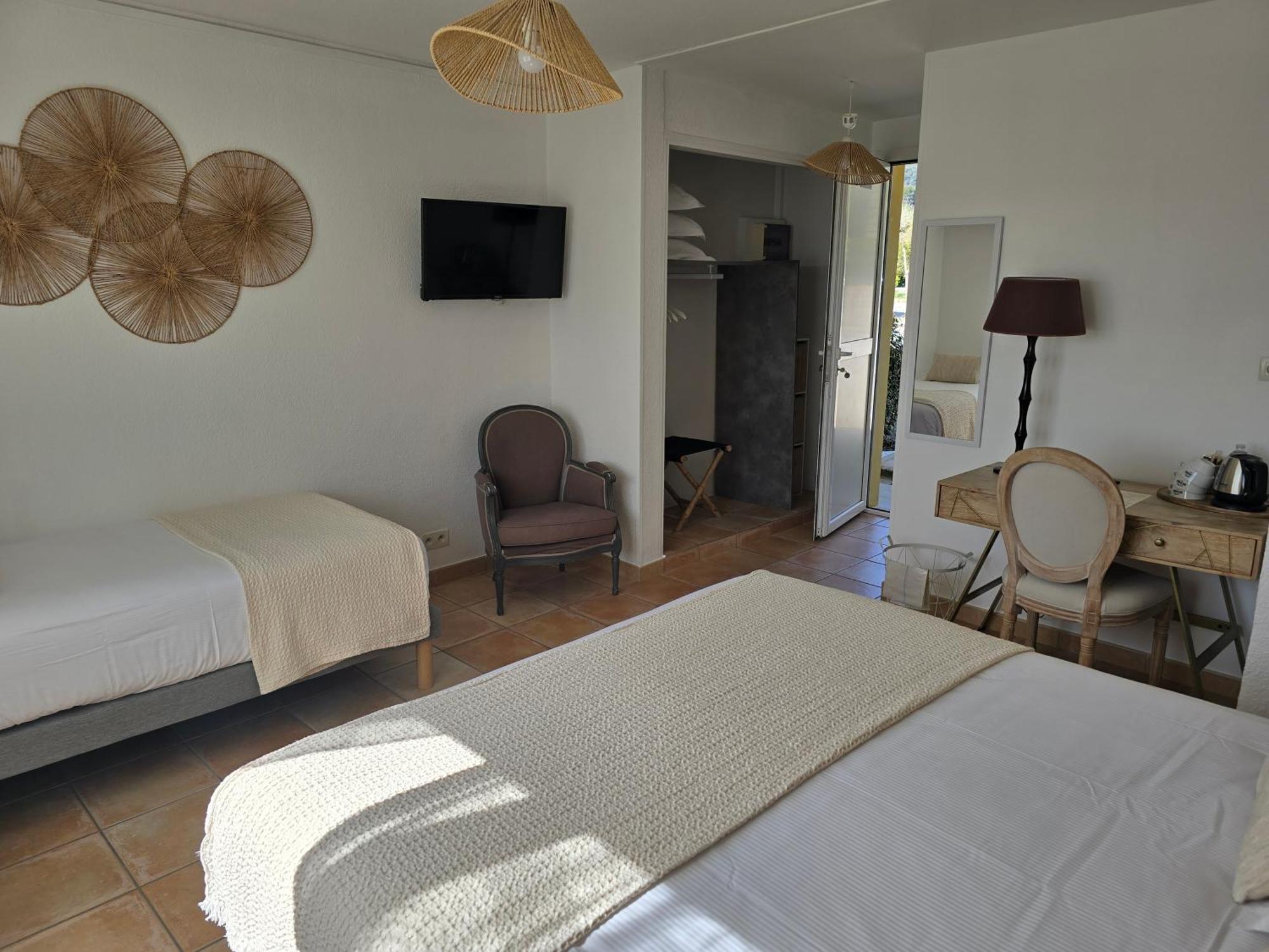Comfort Triple Room